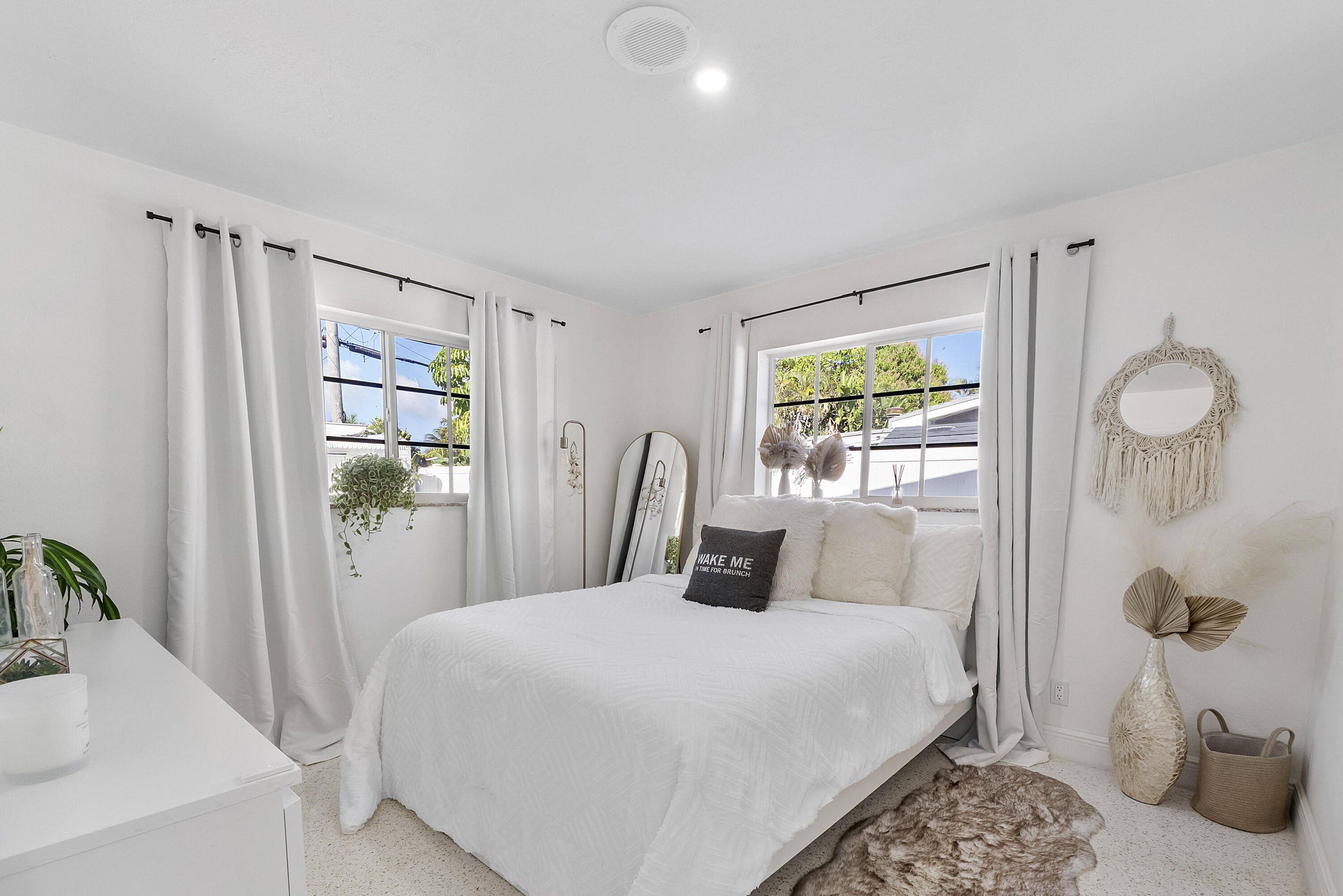 CORAL MANOR 2ND ADD - Residential Lease