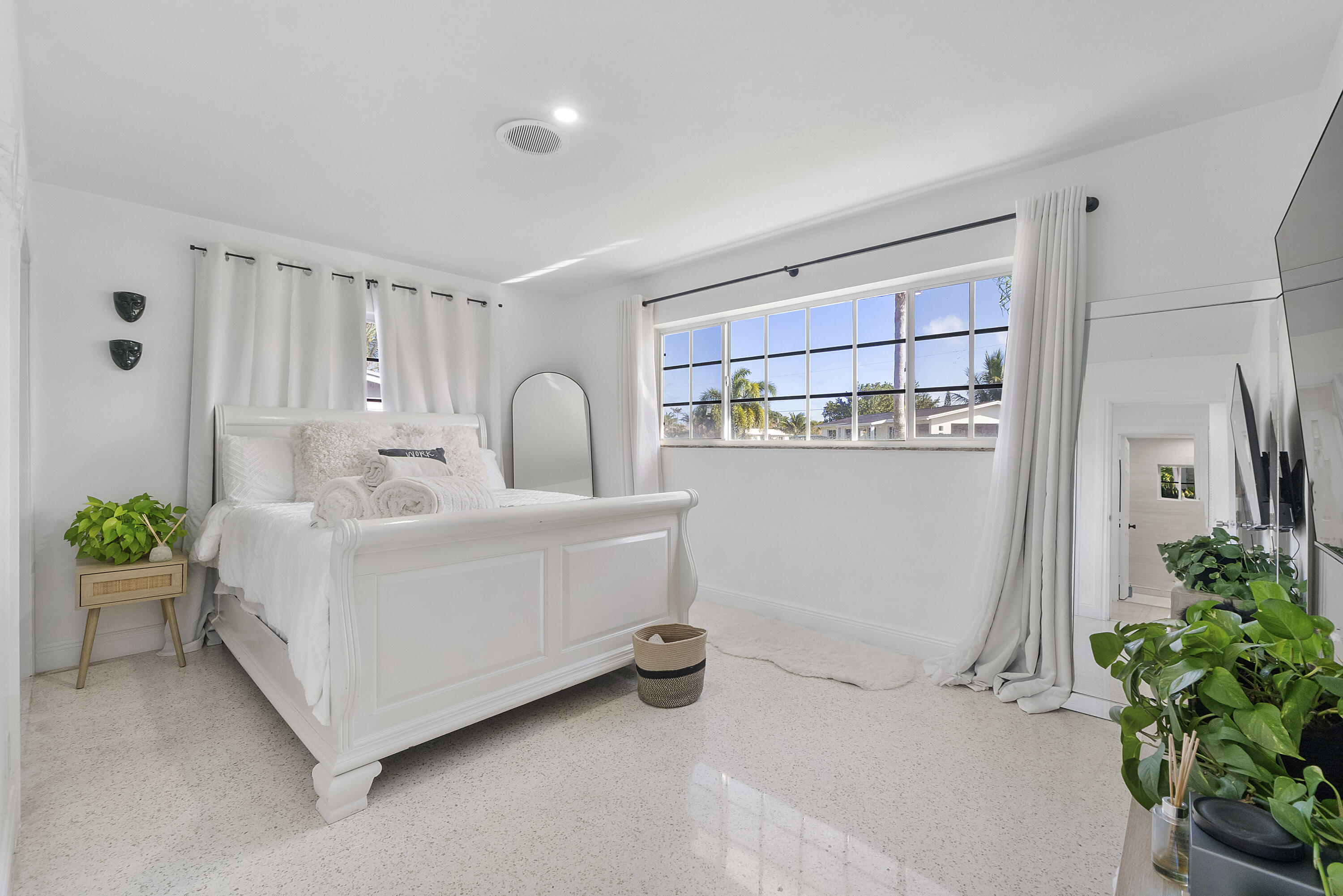 CORAL MANOR 2ND ADD - Residential Lease