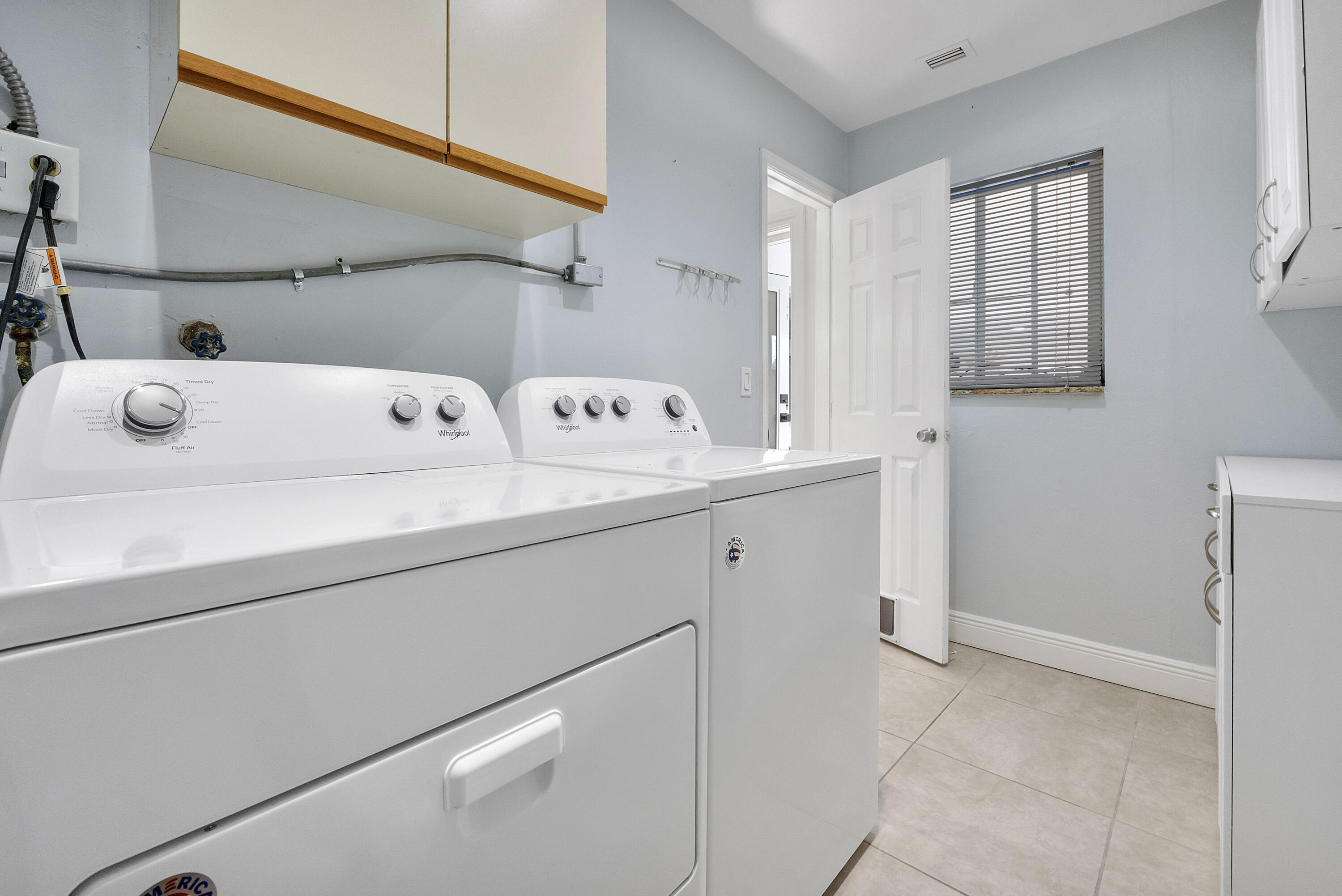 CORAL MANOR 2ND ADD - Residential Lease