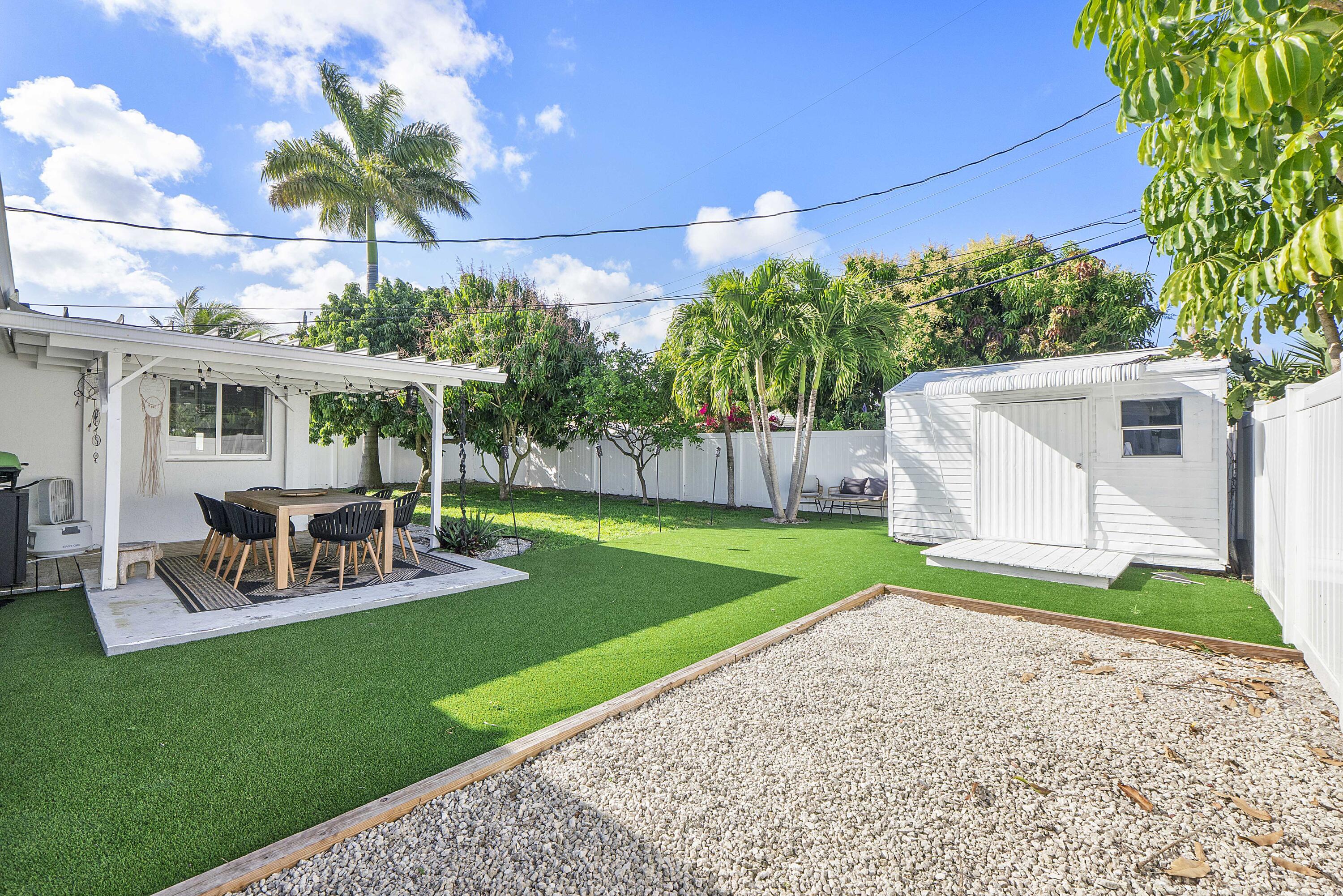 CORAL MANOR 2ND ADD - Residential Lease