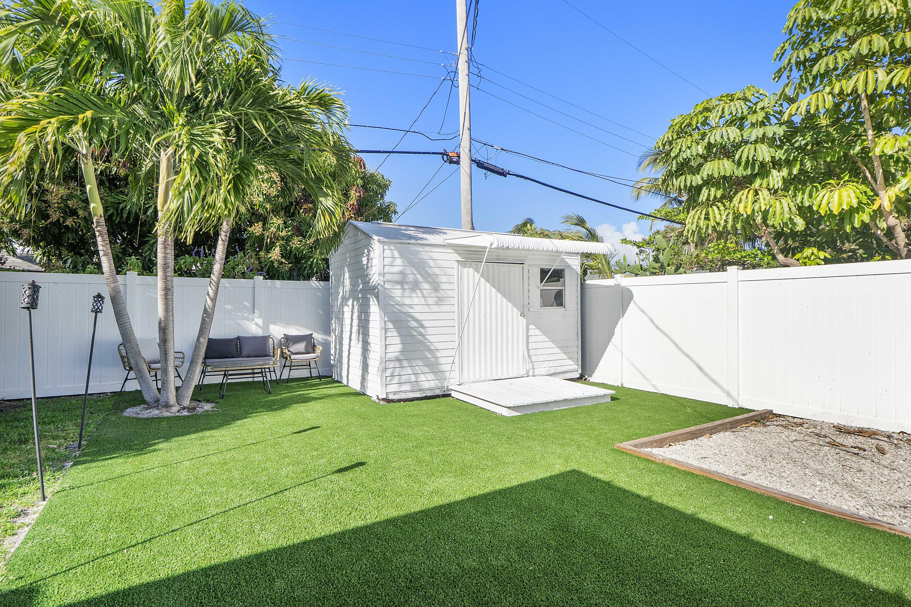 CORAL MANOR 2ND ADD - Residential Lease