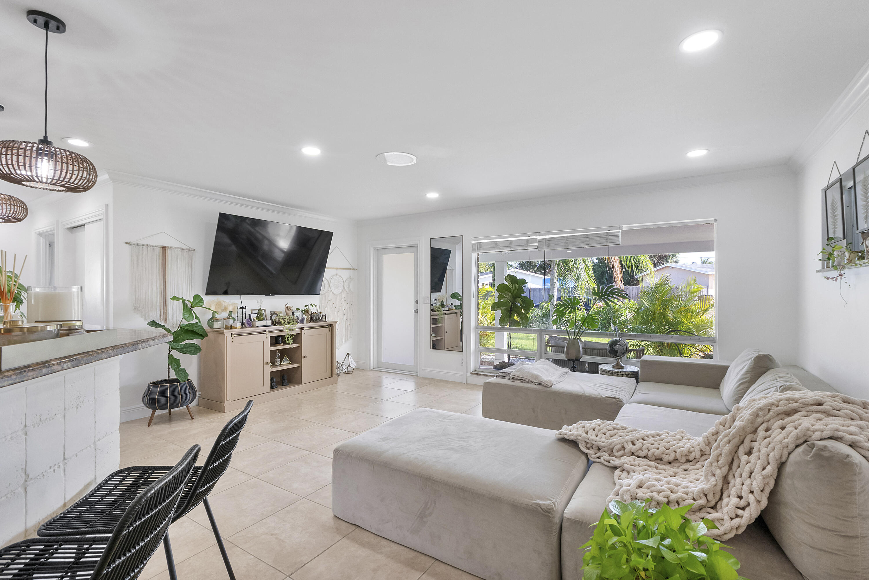 CORAL MANOR 2ND ADD - Residential Lease