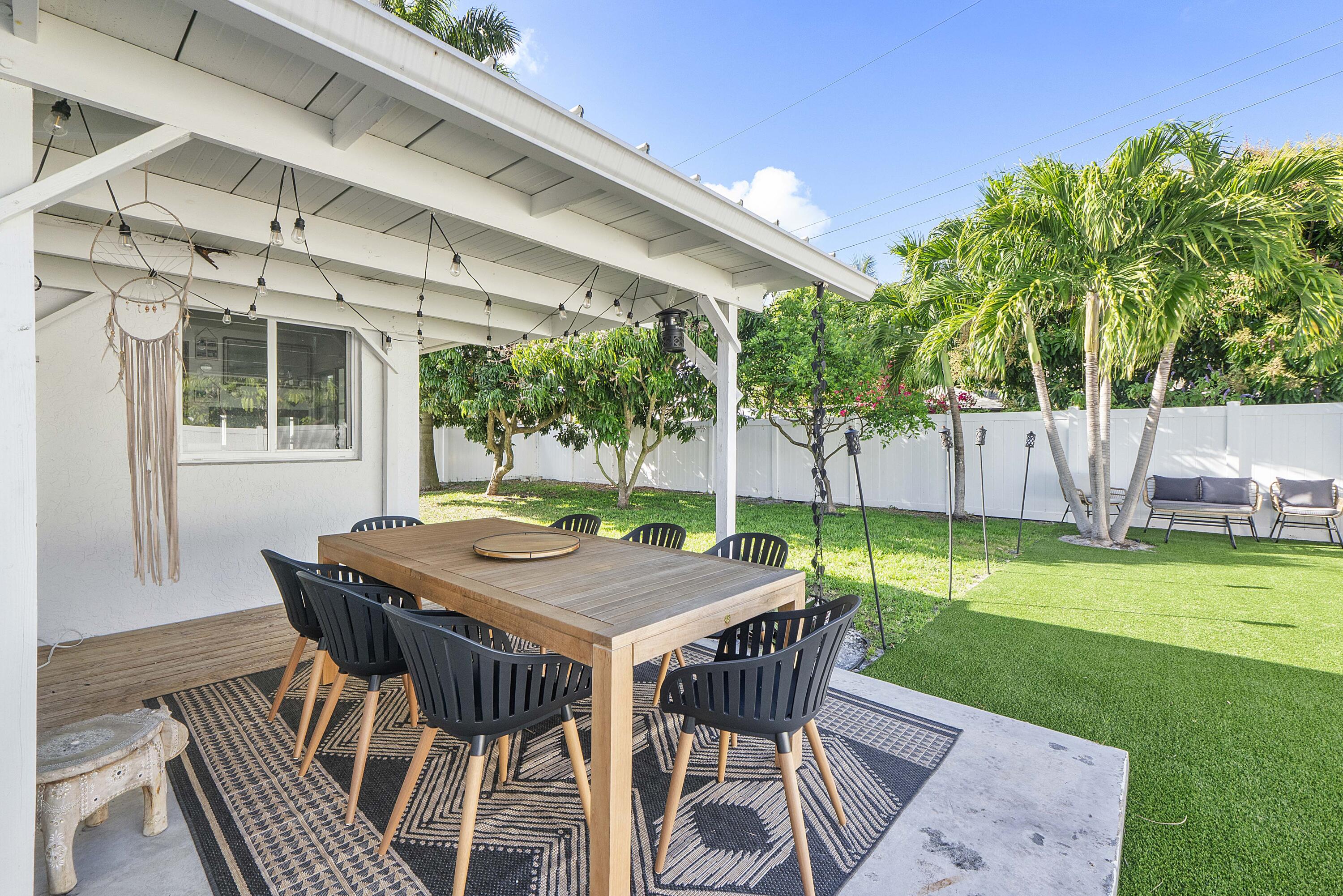 CORAL MANOR 2ND ADD - Residential Lease