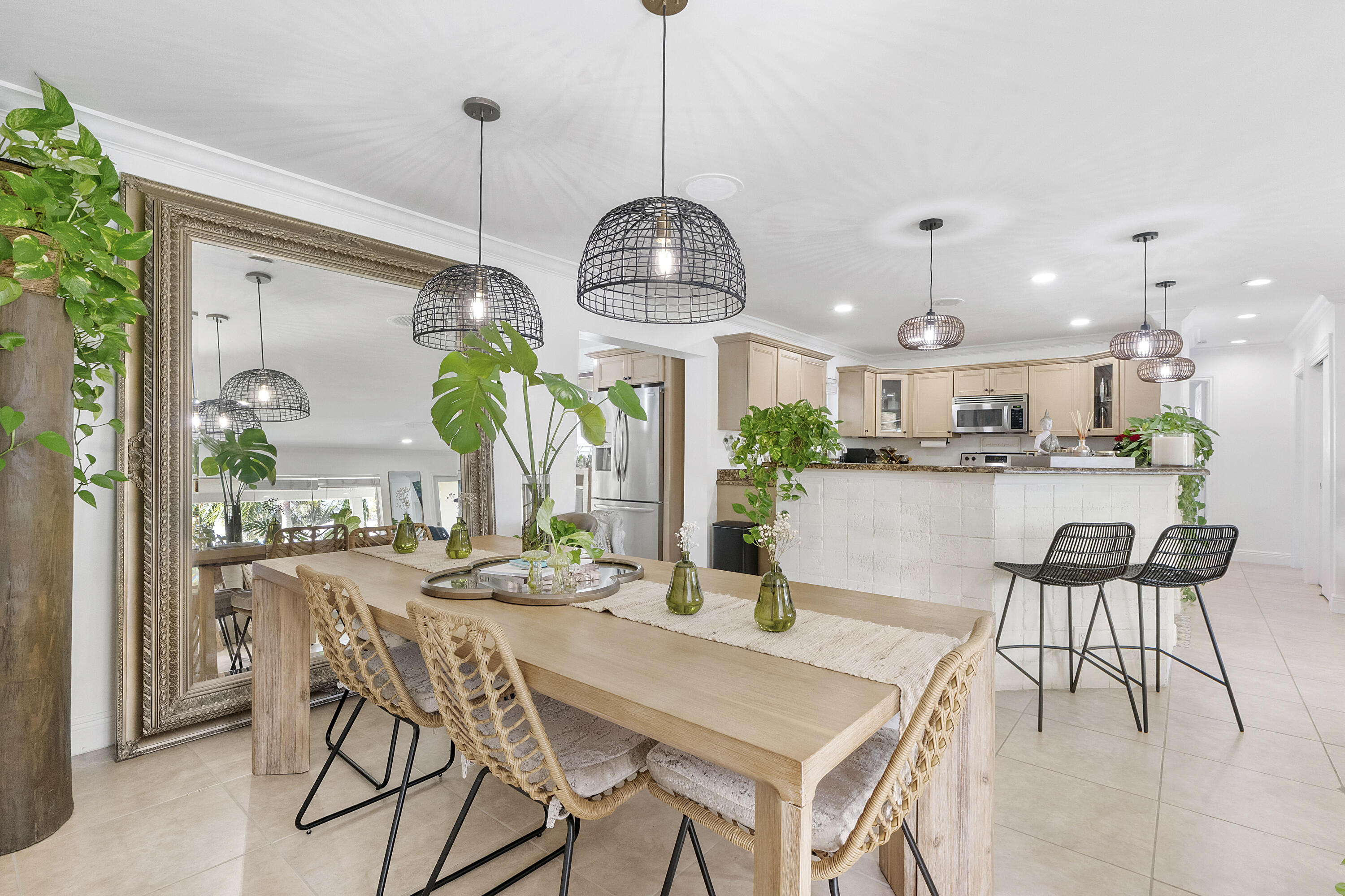 CORAL MANOR 2ND ADD - Residential Lease