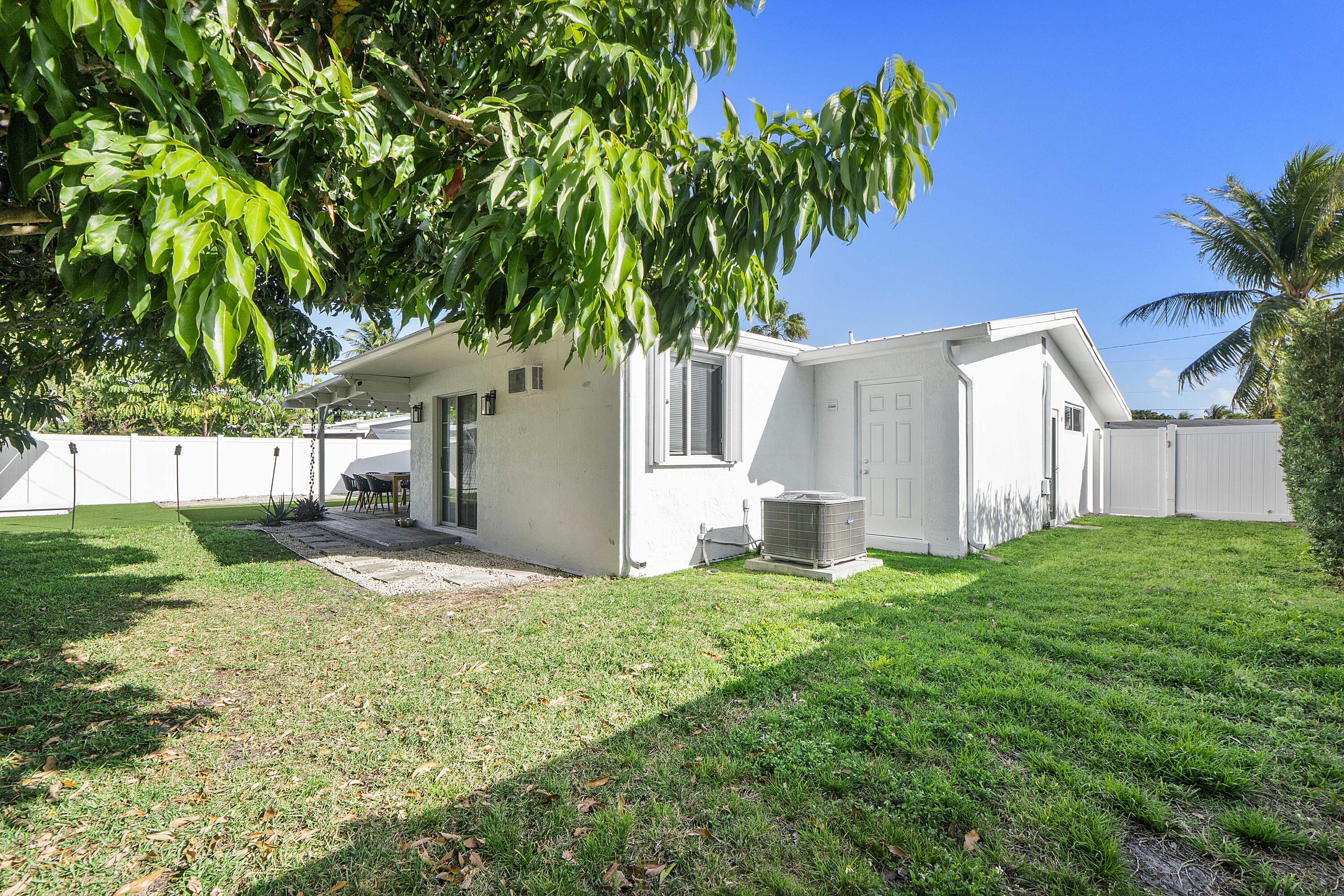 CORAL MANOR 2ND ADD - Residential Lease