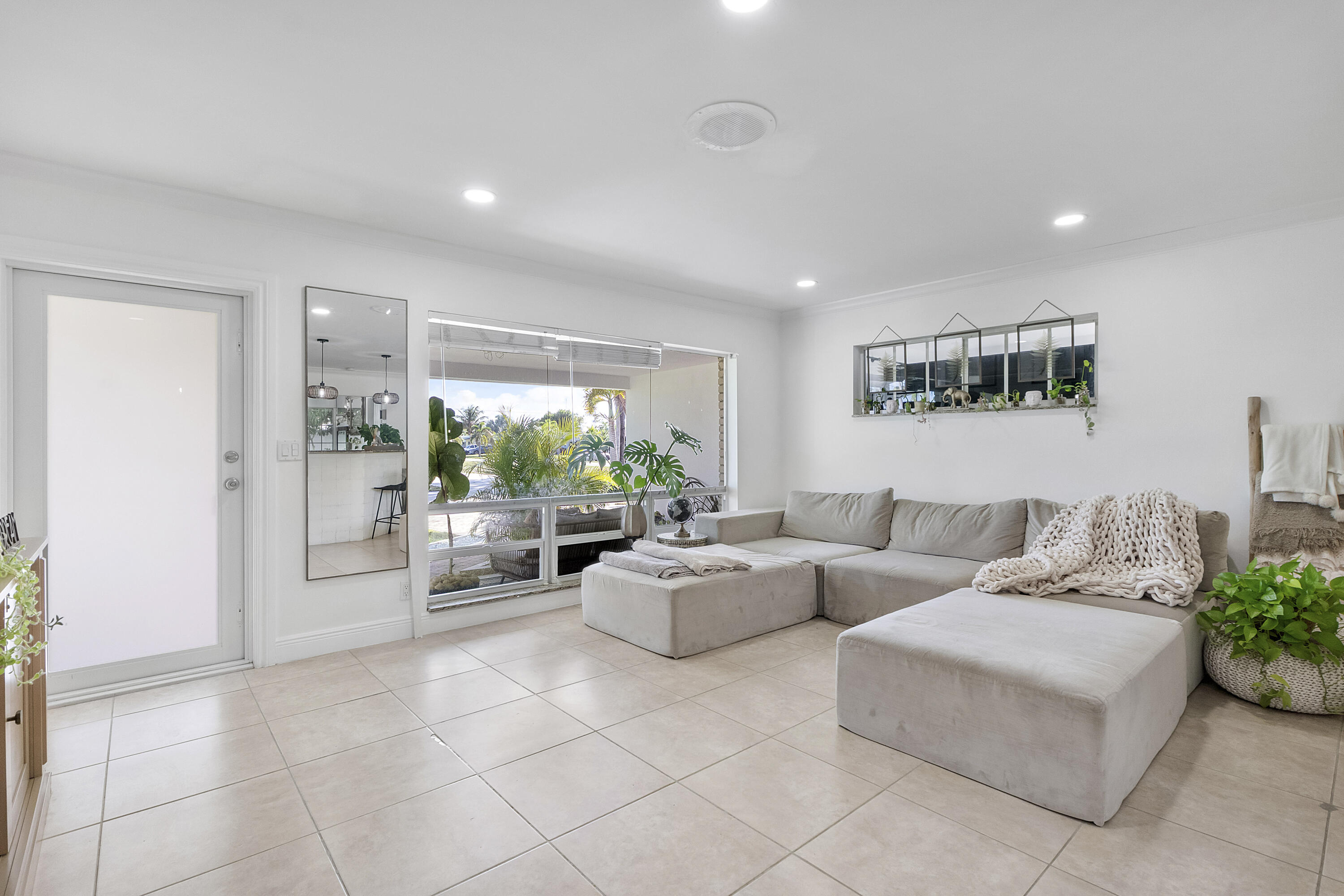 CORAL MANOR 2ND ADD - Residential Lease