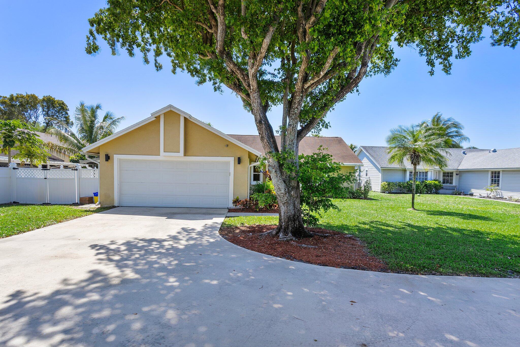 1800 Banyan Creek Circle N