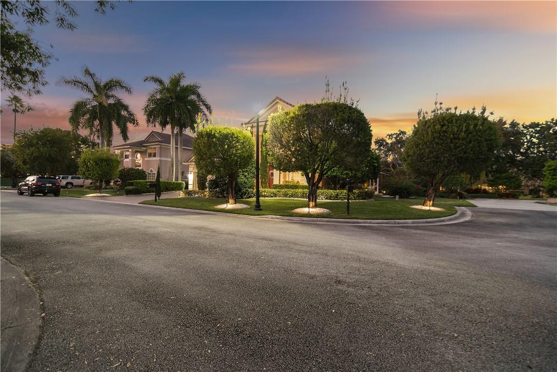 Waters Edge At Parkland - Residential