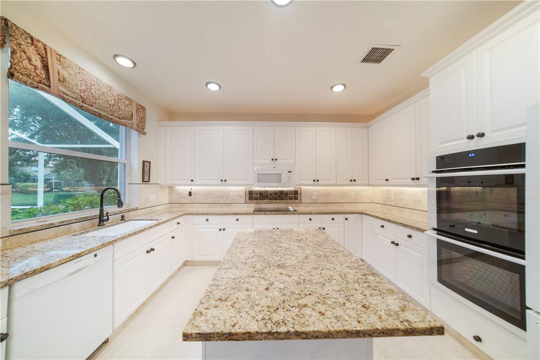 Waters Edge At Parkland - Residential