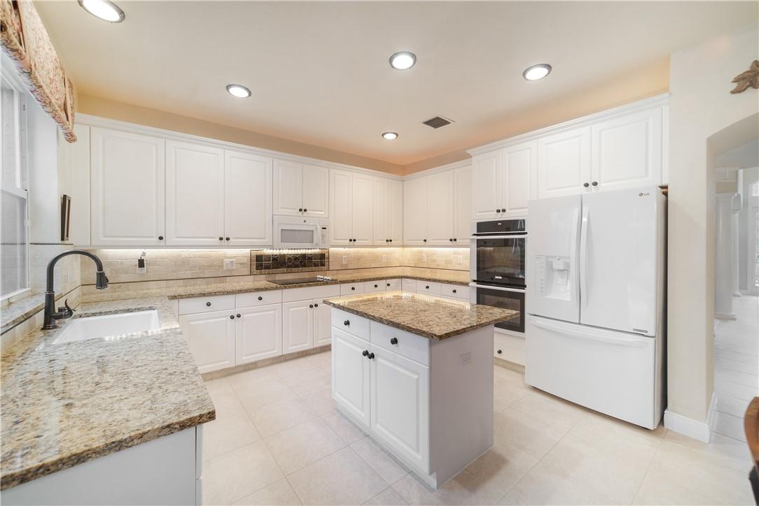 Waters Edge At Parkland - Residential