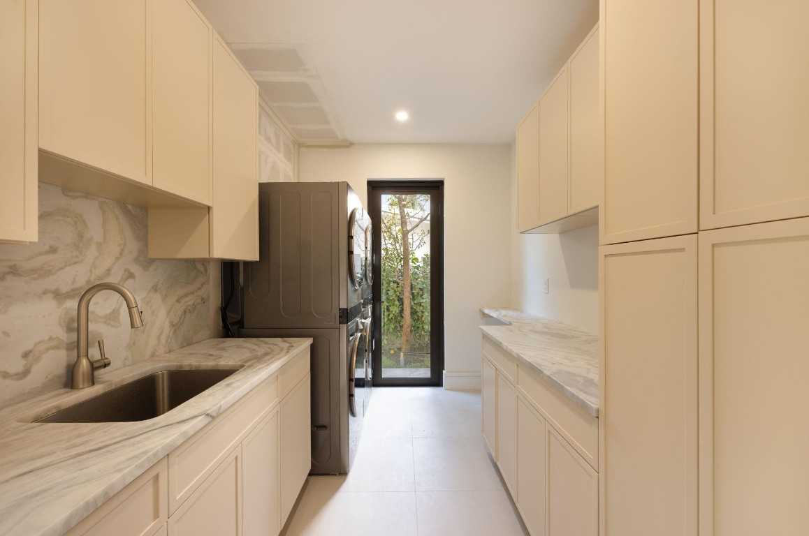 Coral Ridge 21-50 B - Residential