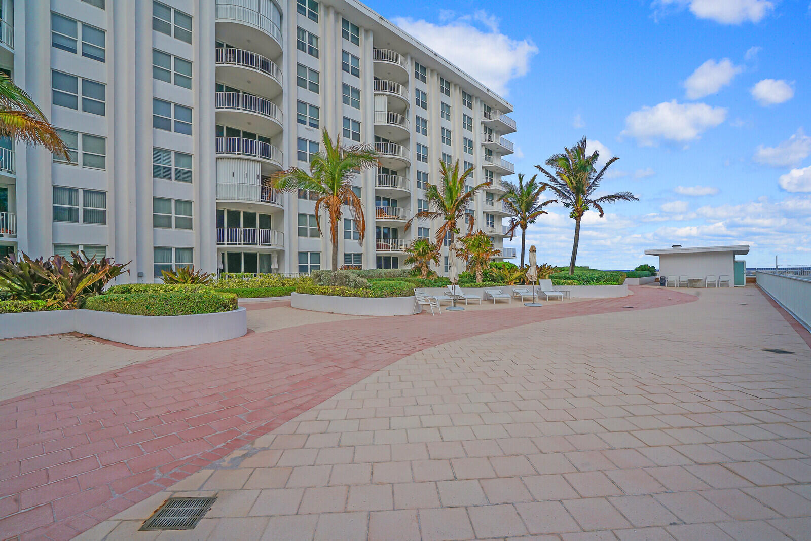 TWENTY TWO NINETY FIVE SOUTH OCEAN BLVD - Residential Lease