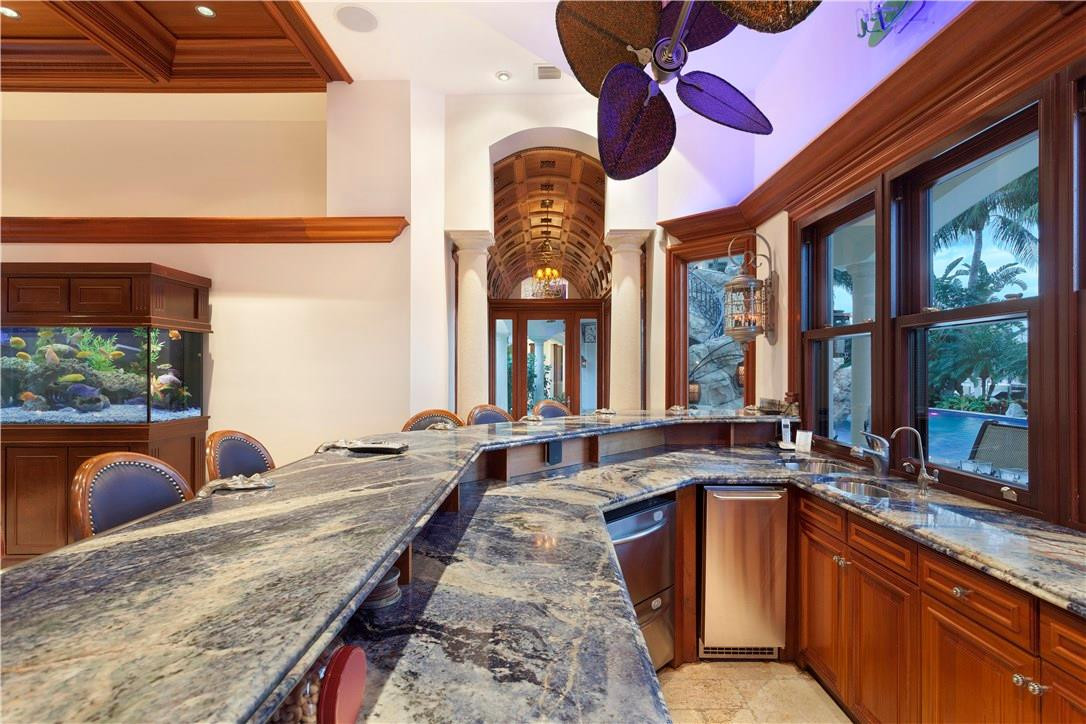 LIGHTHOUSE POINT - Residential