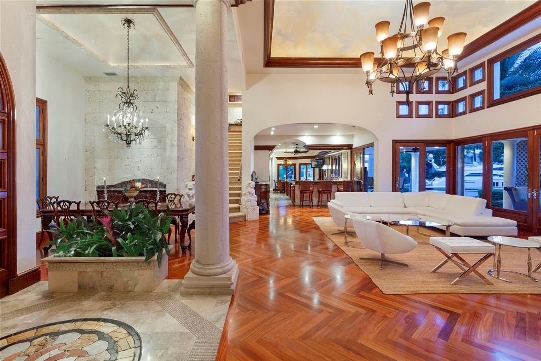 LIGHTHOUSE POINT - Residential