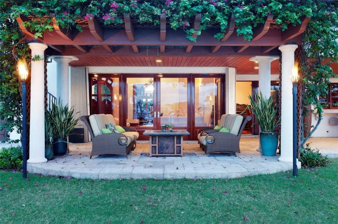 LIGHTHOUSE POINT - Residential