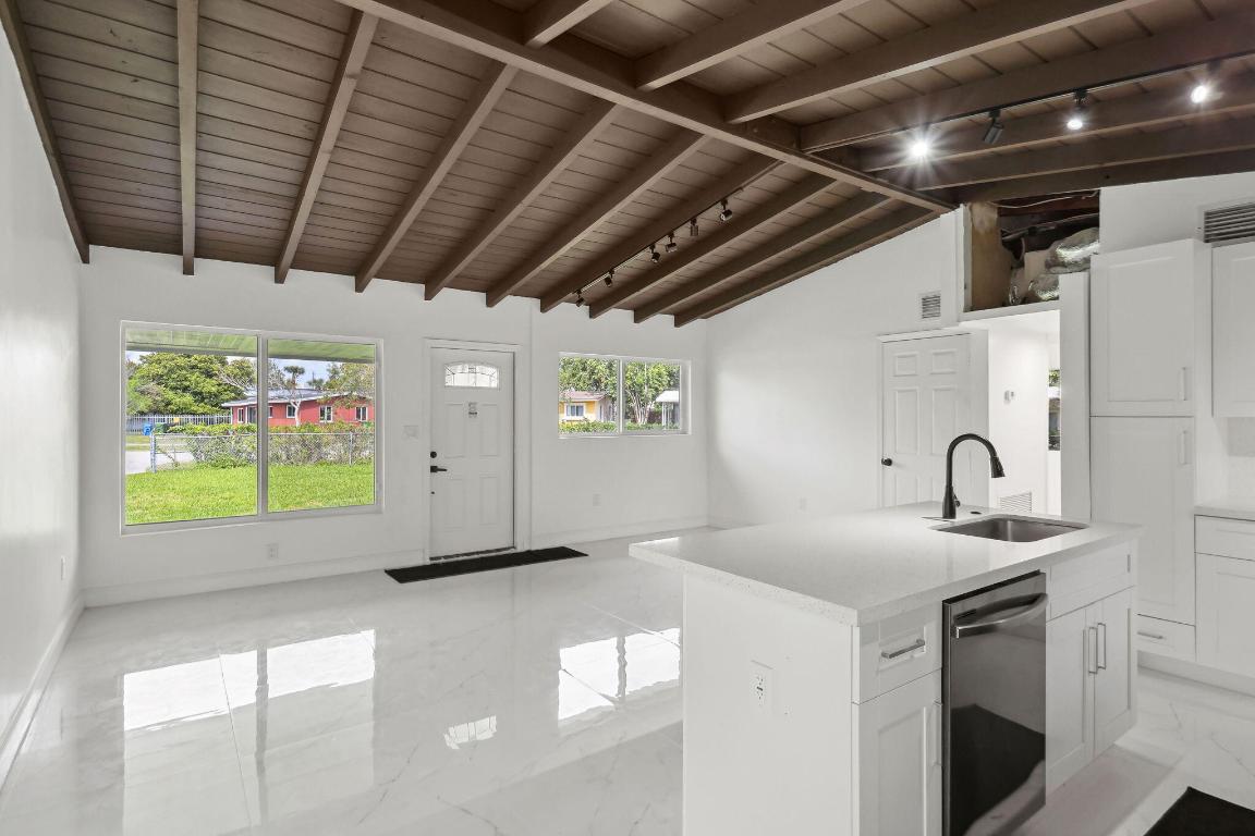 LAUDERDALE MANORS AMEN RESUB - Residential