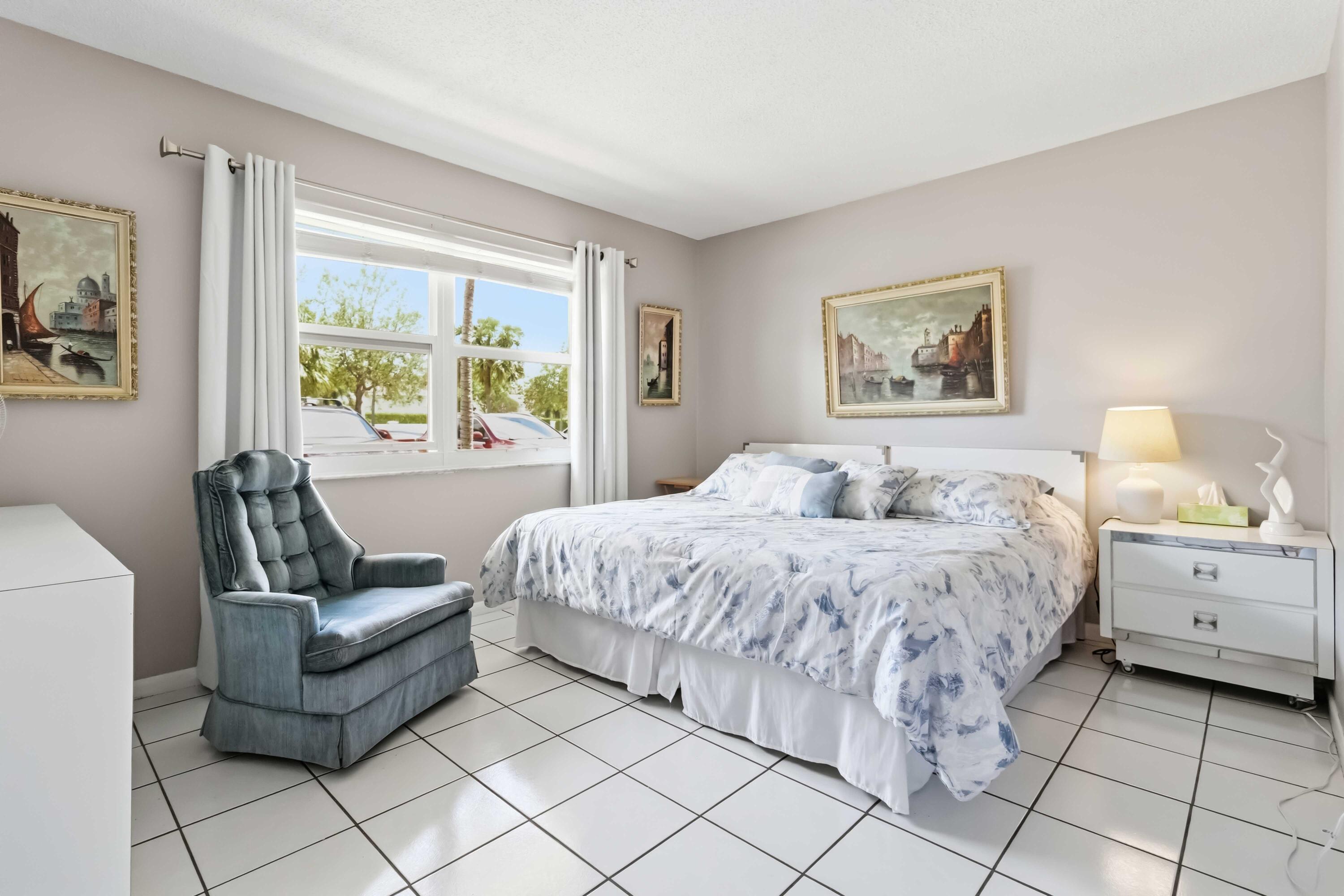 MEADOWBROOK LAKES CONDO - Residential