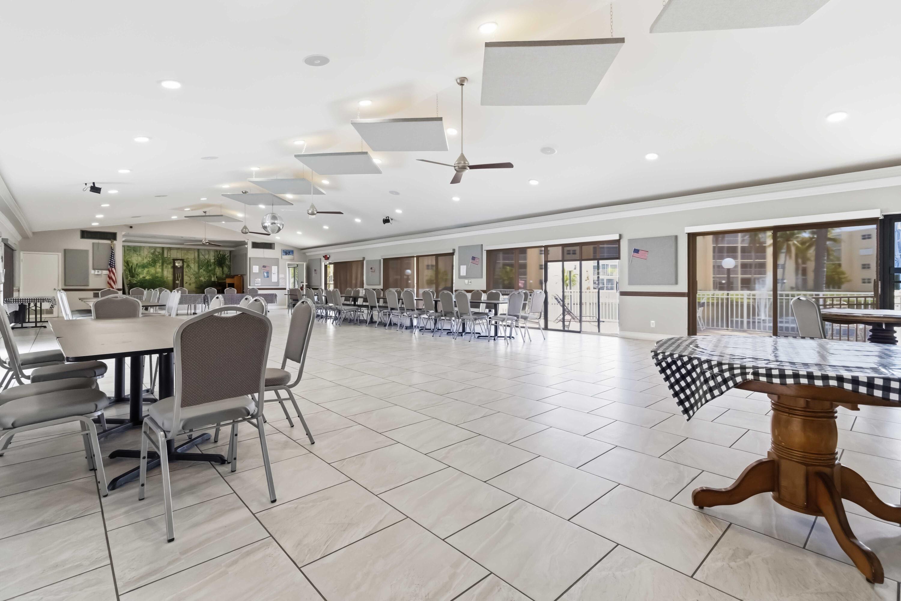 MEADOWBROOK LAKES CONDO - Residential