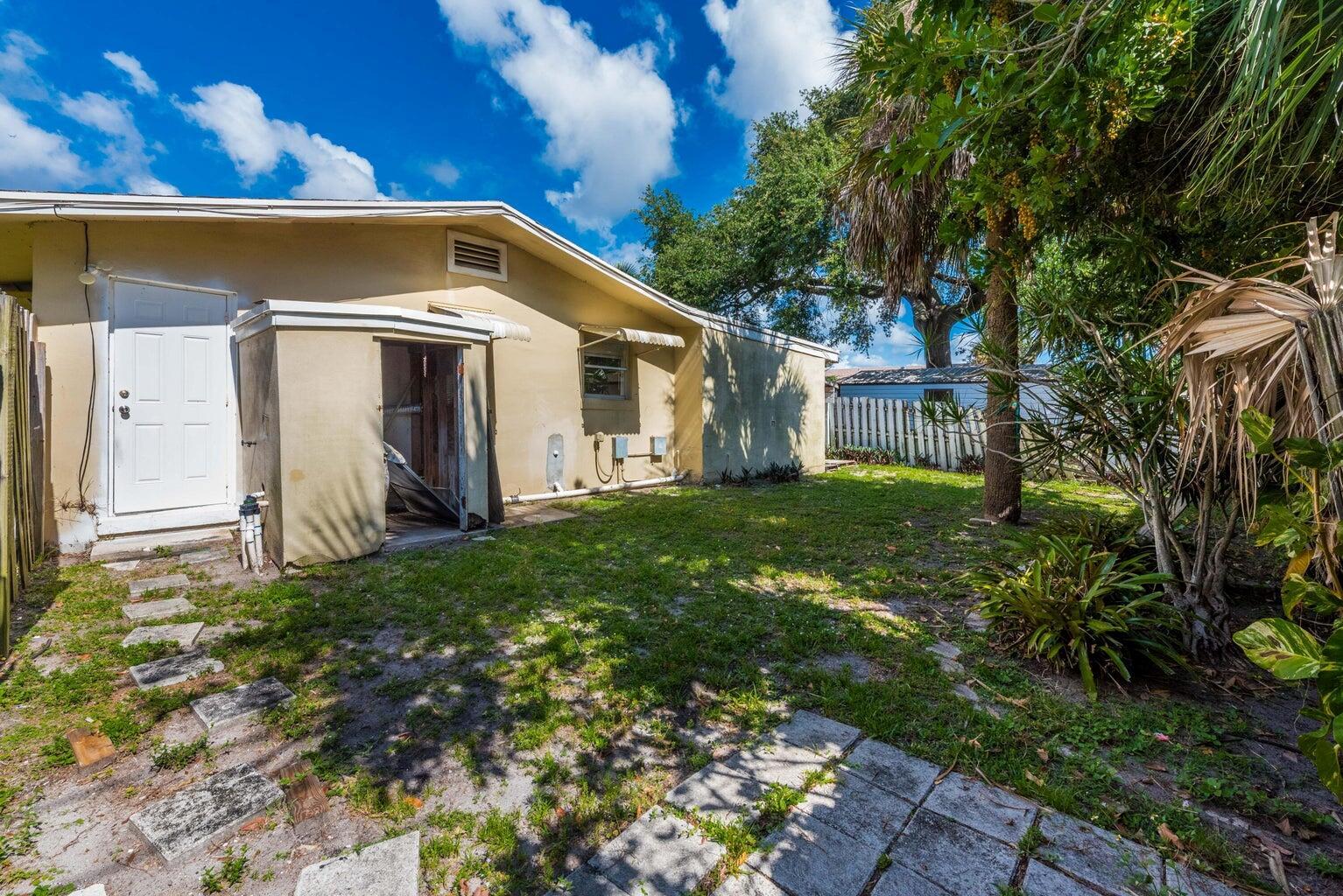 GUETHLE SUB UNREC ON AM-7 - Residential Lease