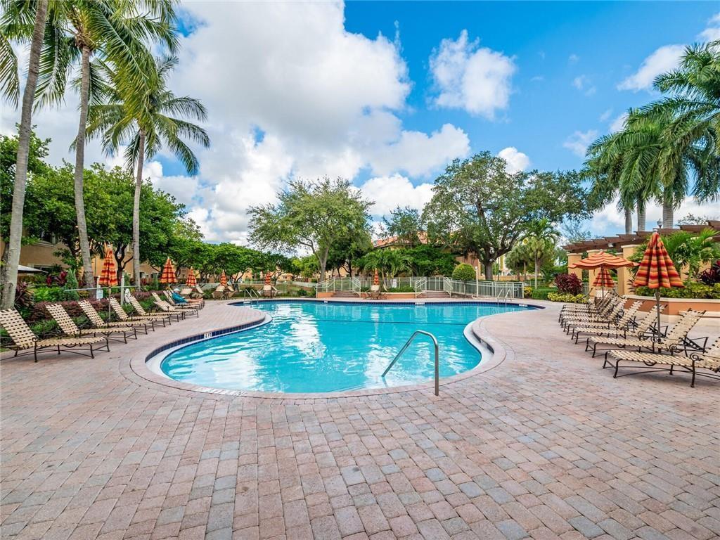 VILLAS AT HARBOR ISLES - Residential Lease