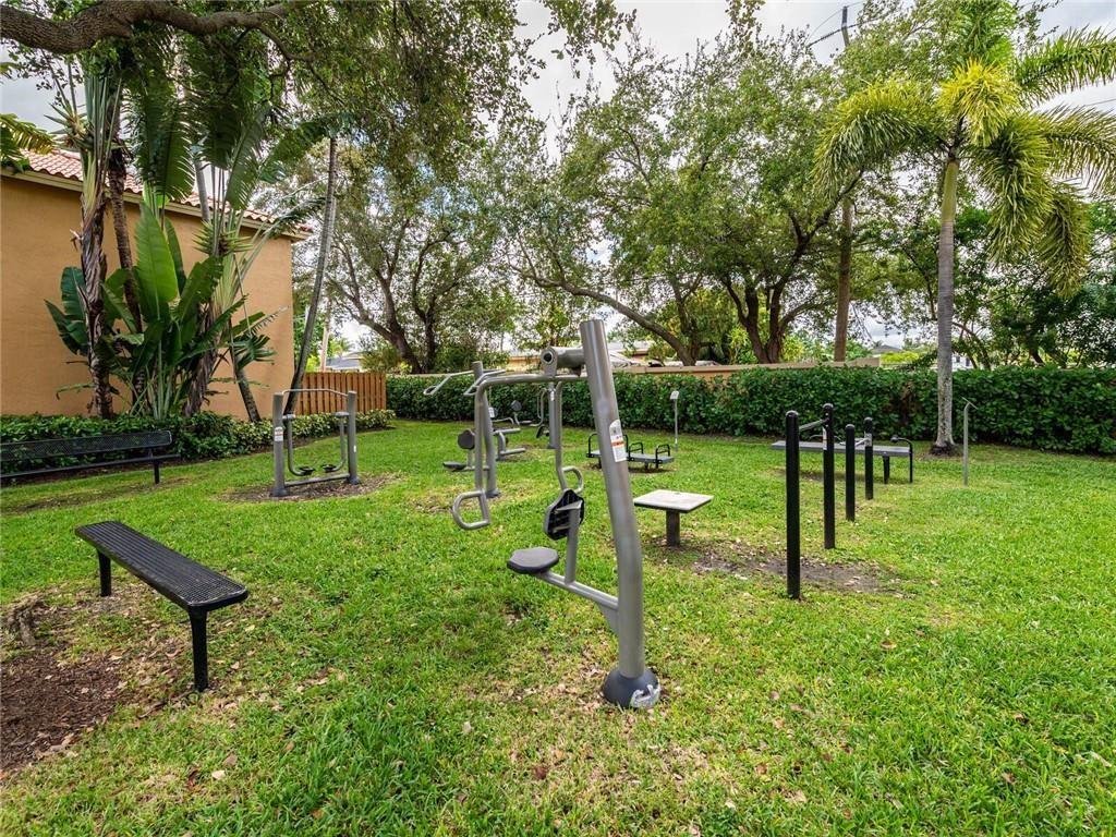 VILLAS AT HARBOR ISLES - Residential Lease