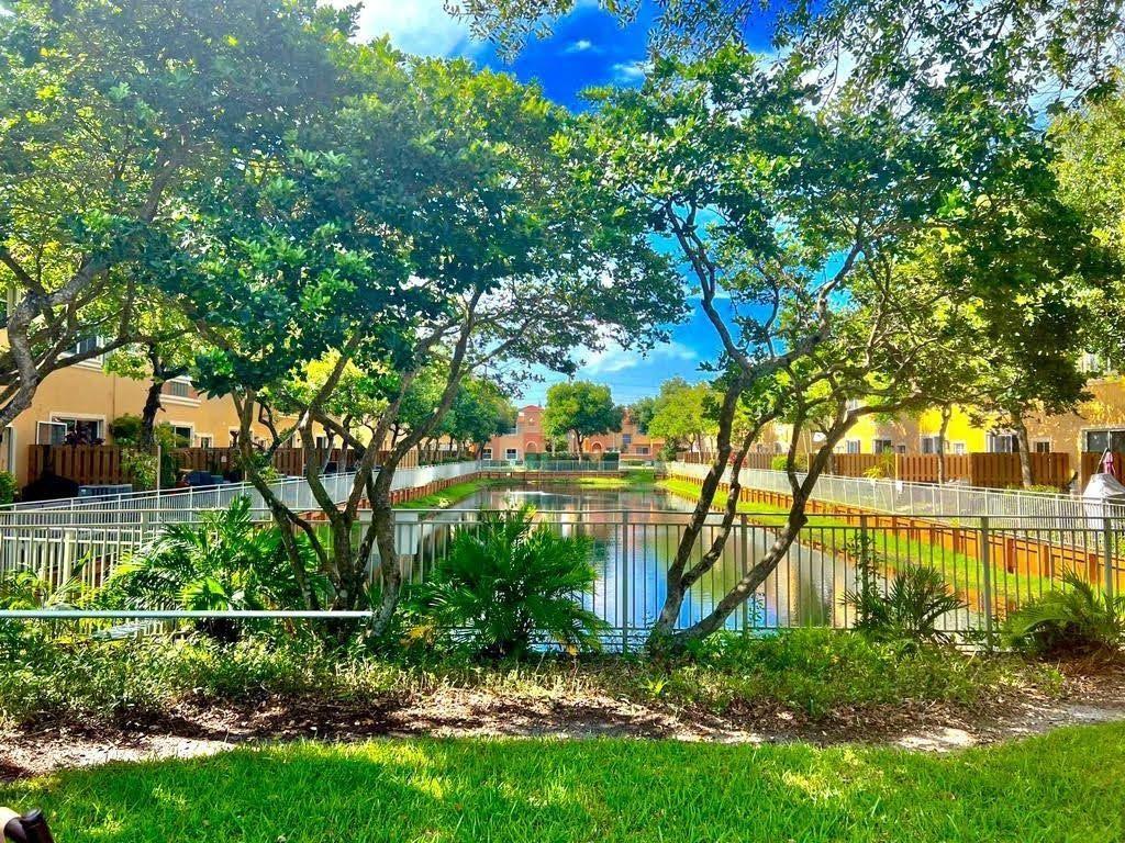 VILLAS AT HARBOR ISLES - Residential Lease