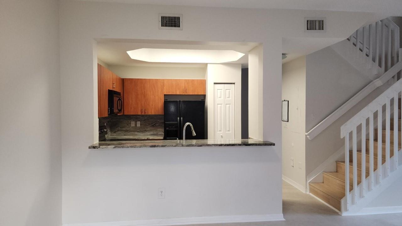 VILLAS AT HARBOR ISLES - Residential Lease