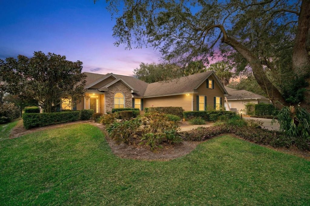 Photo of 137 38th Court, Vero Beach, FL 32968 (MLS # F10550525)