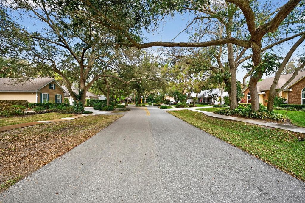 Photo of 137 38th Court, Vero Beach, FL 32968 (MLS # F10550525)