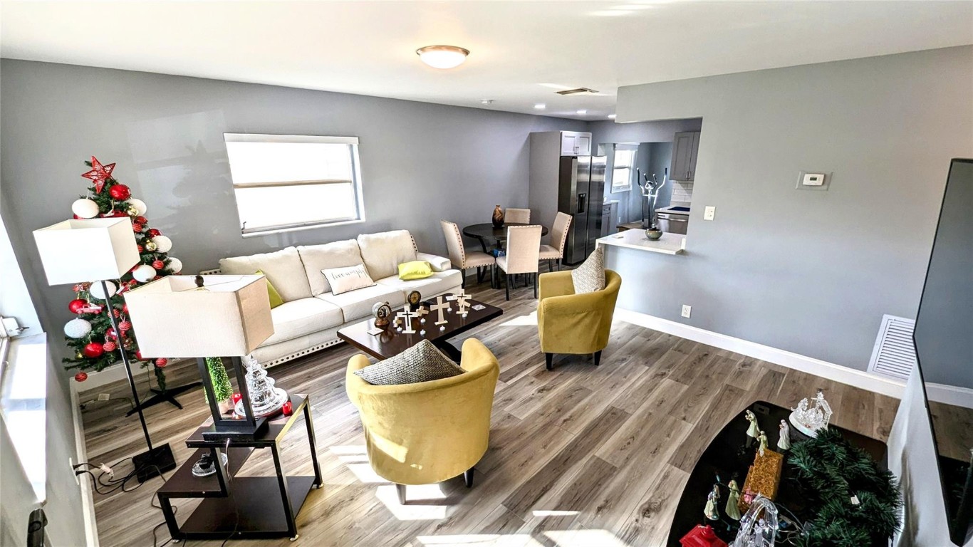 MAINLANDS OF TAMARAC LAKE - Residential