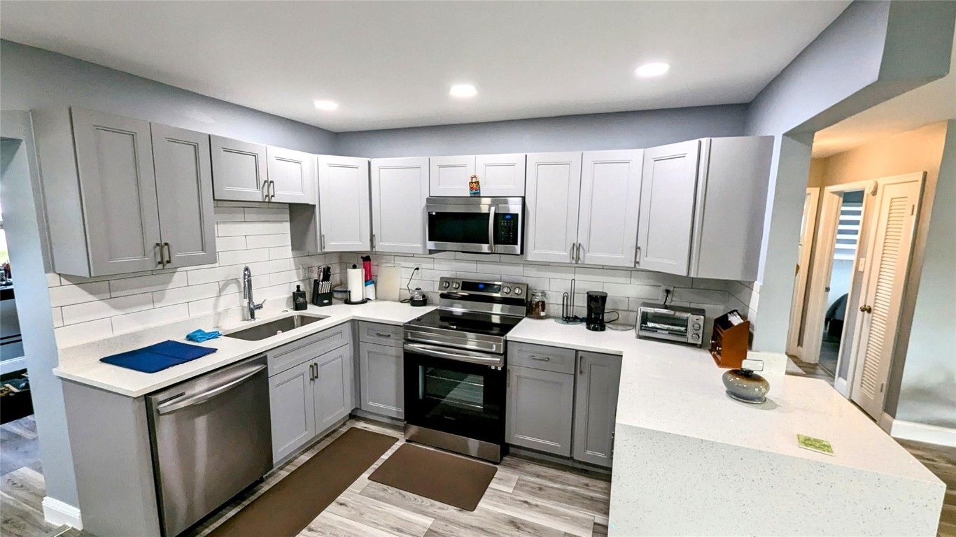 MAINLANDS OF TAMARAC LAKE - Residential