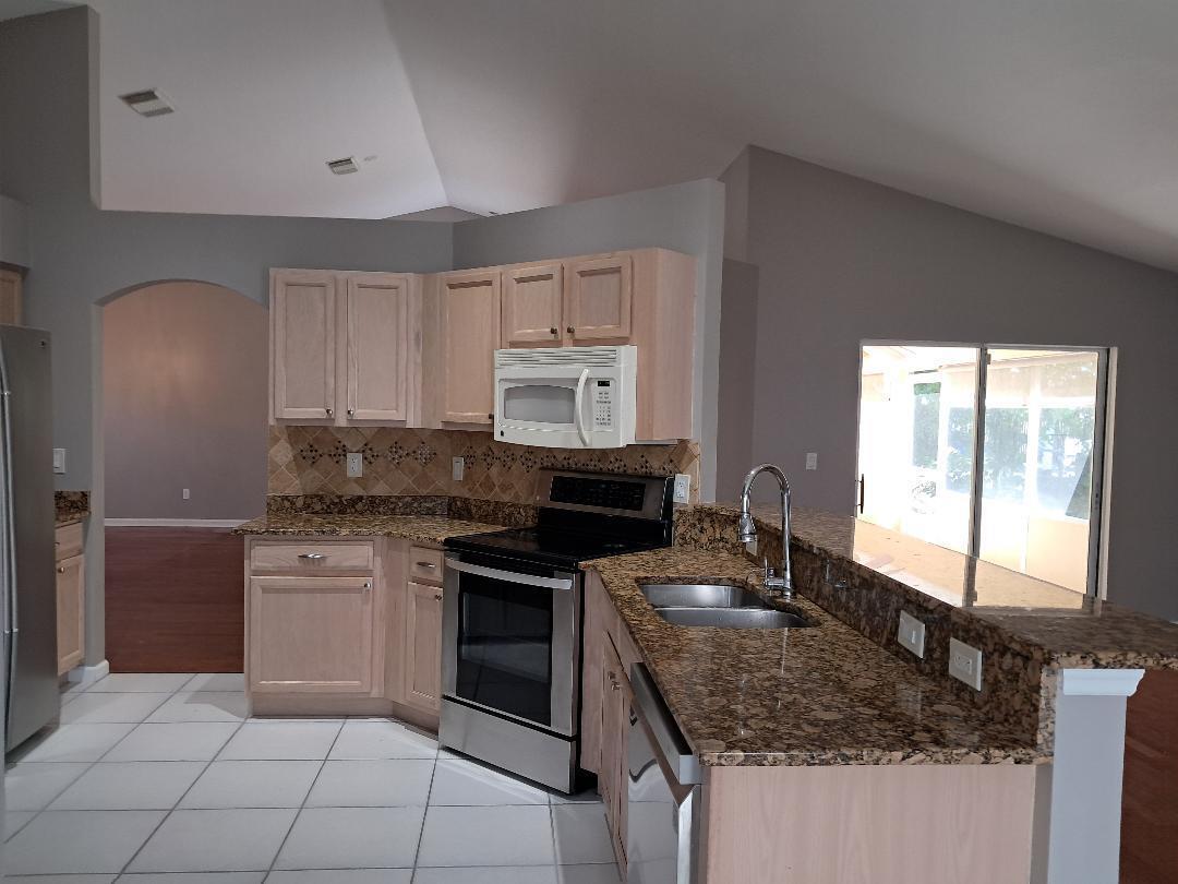 PORT ST LUCIE SECTION 41 - Residential Lease