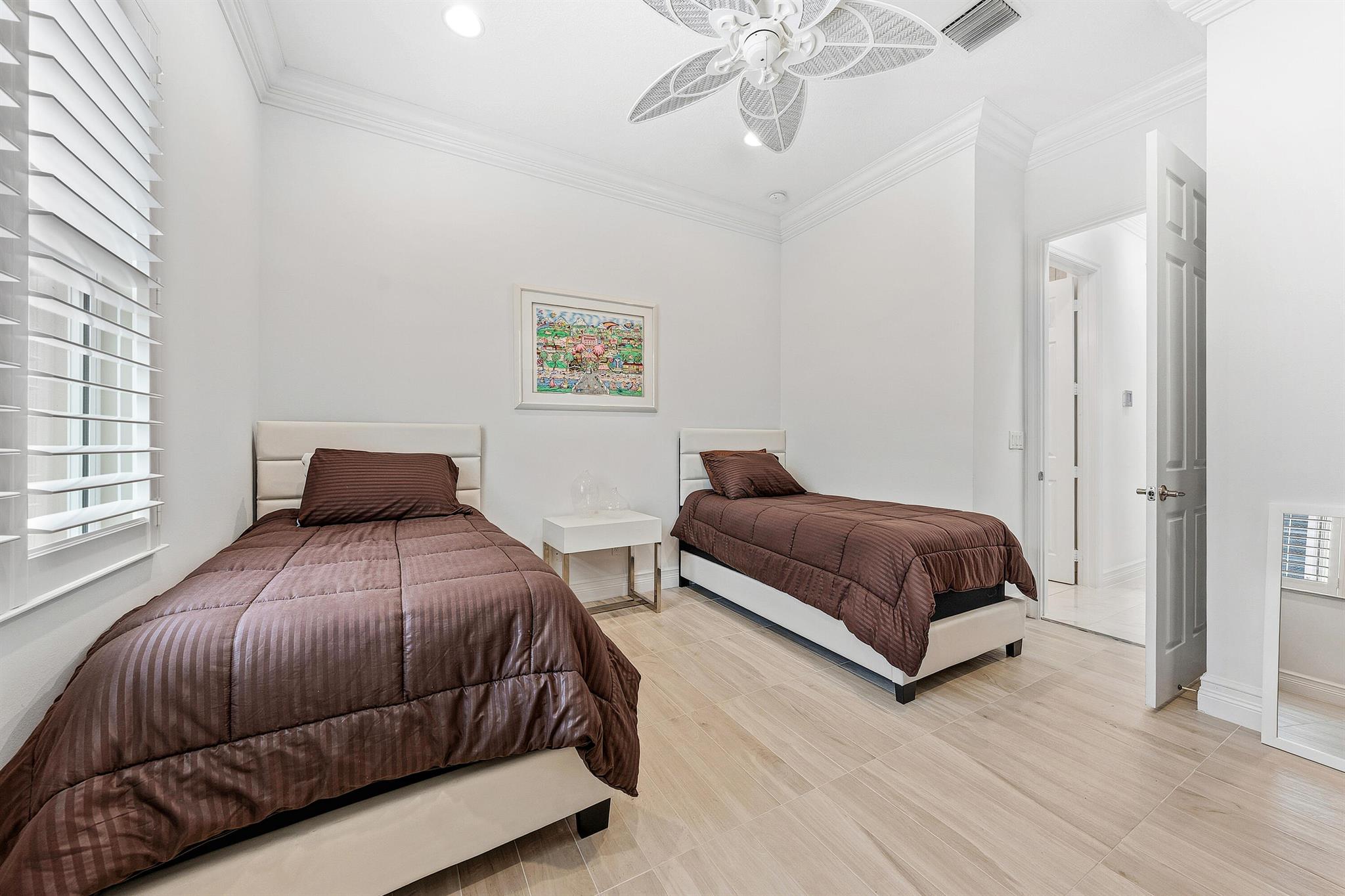 Valencia Cove - Residential