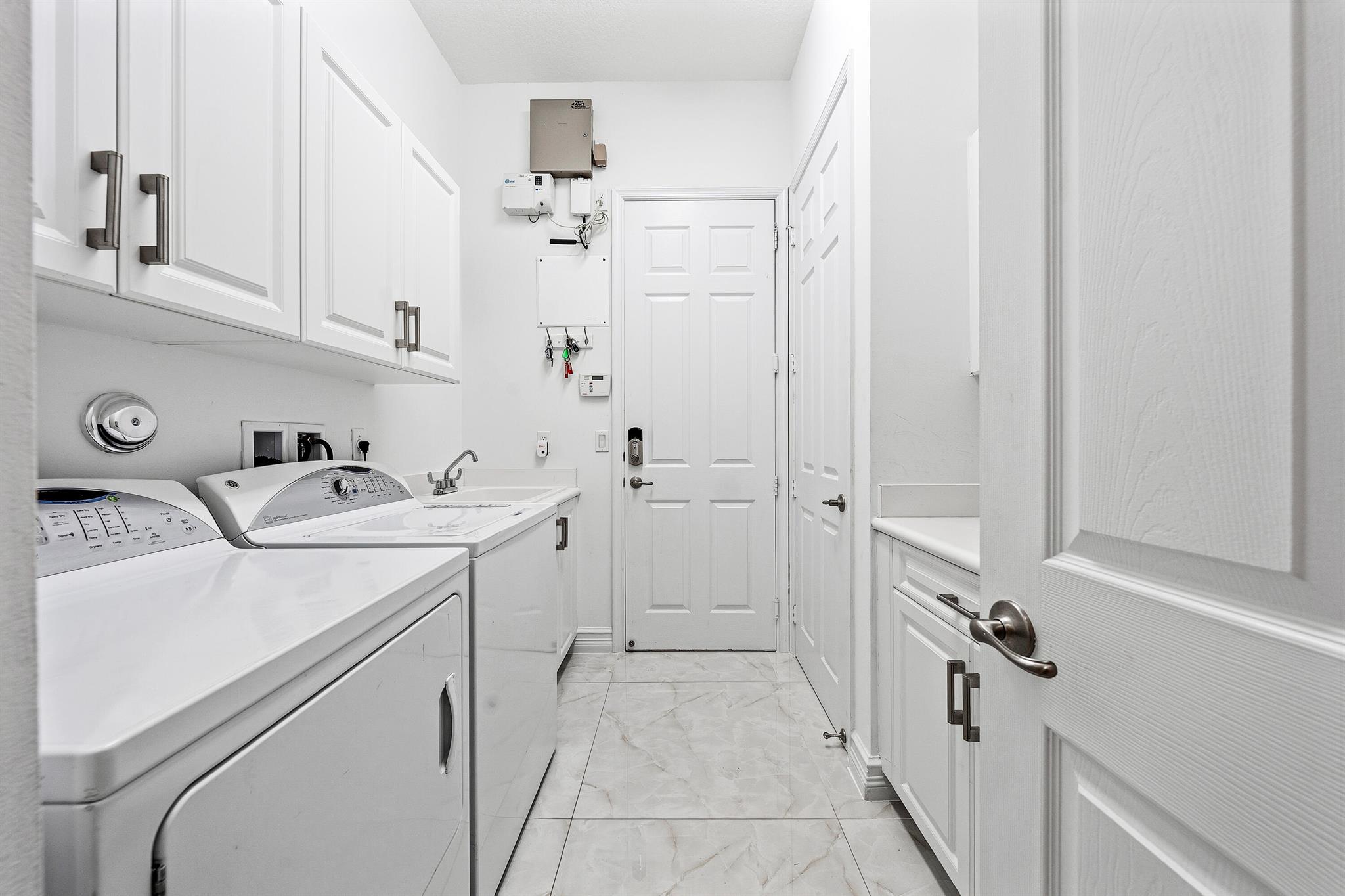 Valencia Cove - Residential