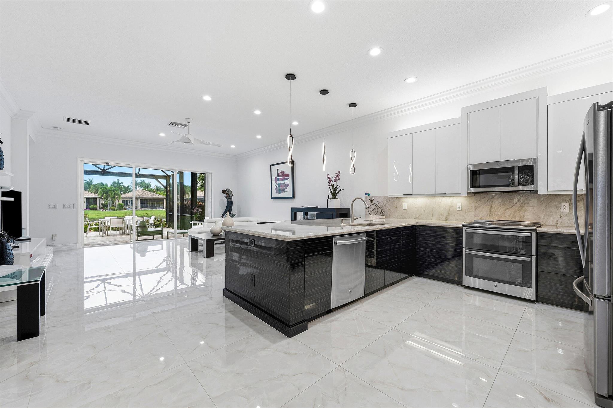 Valencia Cove - Residential