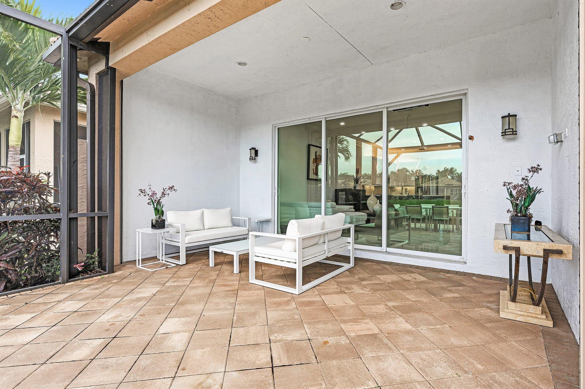 Valencia Cove - Residential