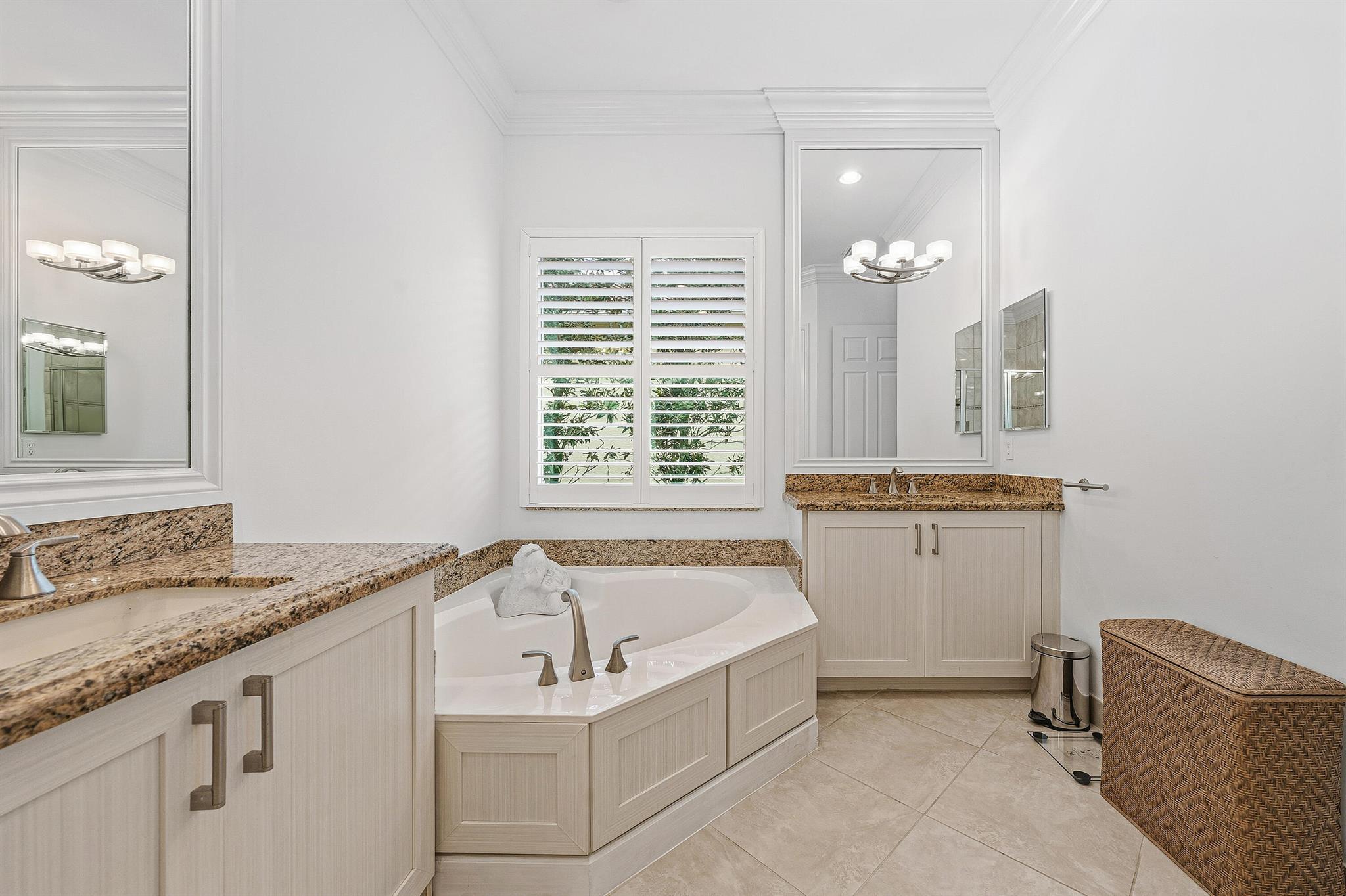 Valencia Cove - Residential