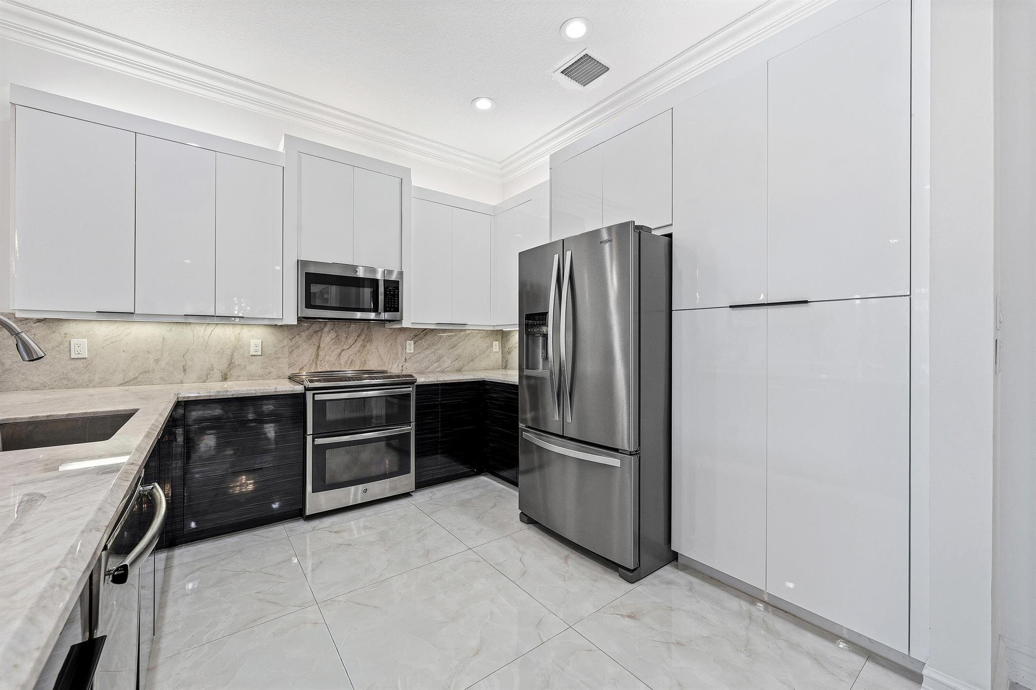 Valencia Cove - Residential