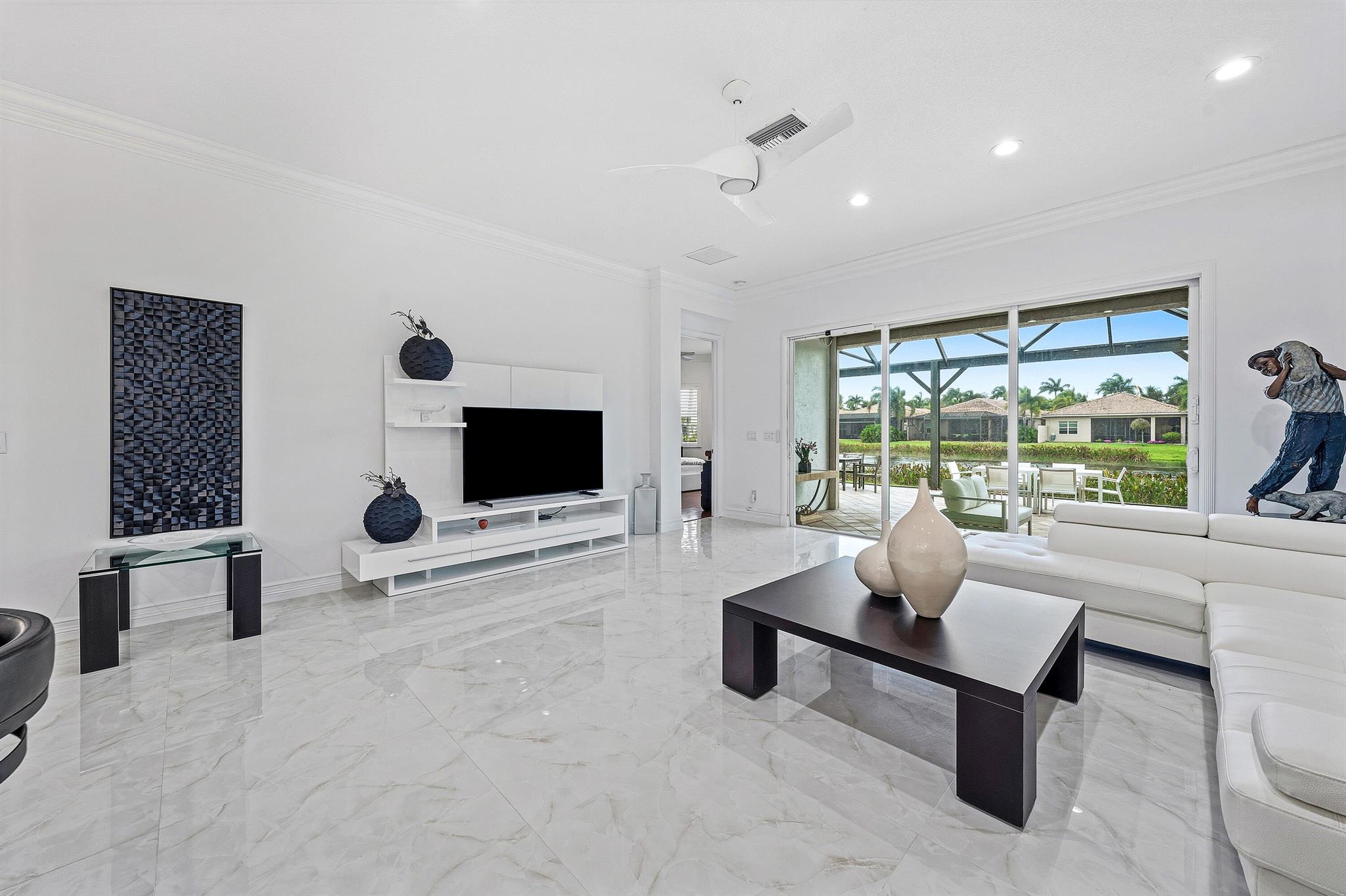 Valencia Cove - Residential