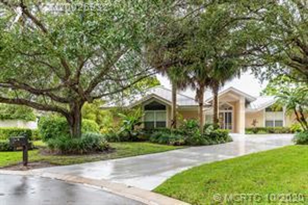Photo of 6553 SE Baltusrol Terrace, Stuart, FL 34997 (MLS # R10677087)