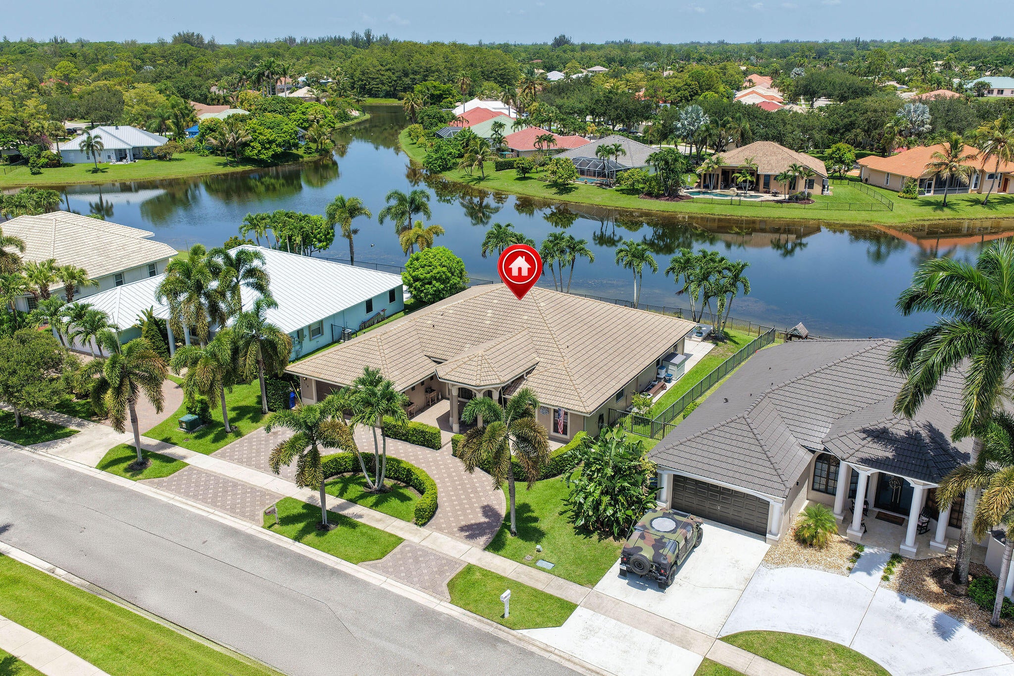 118 Fernwood Crescent