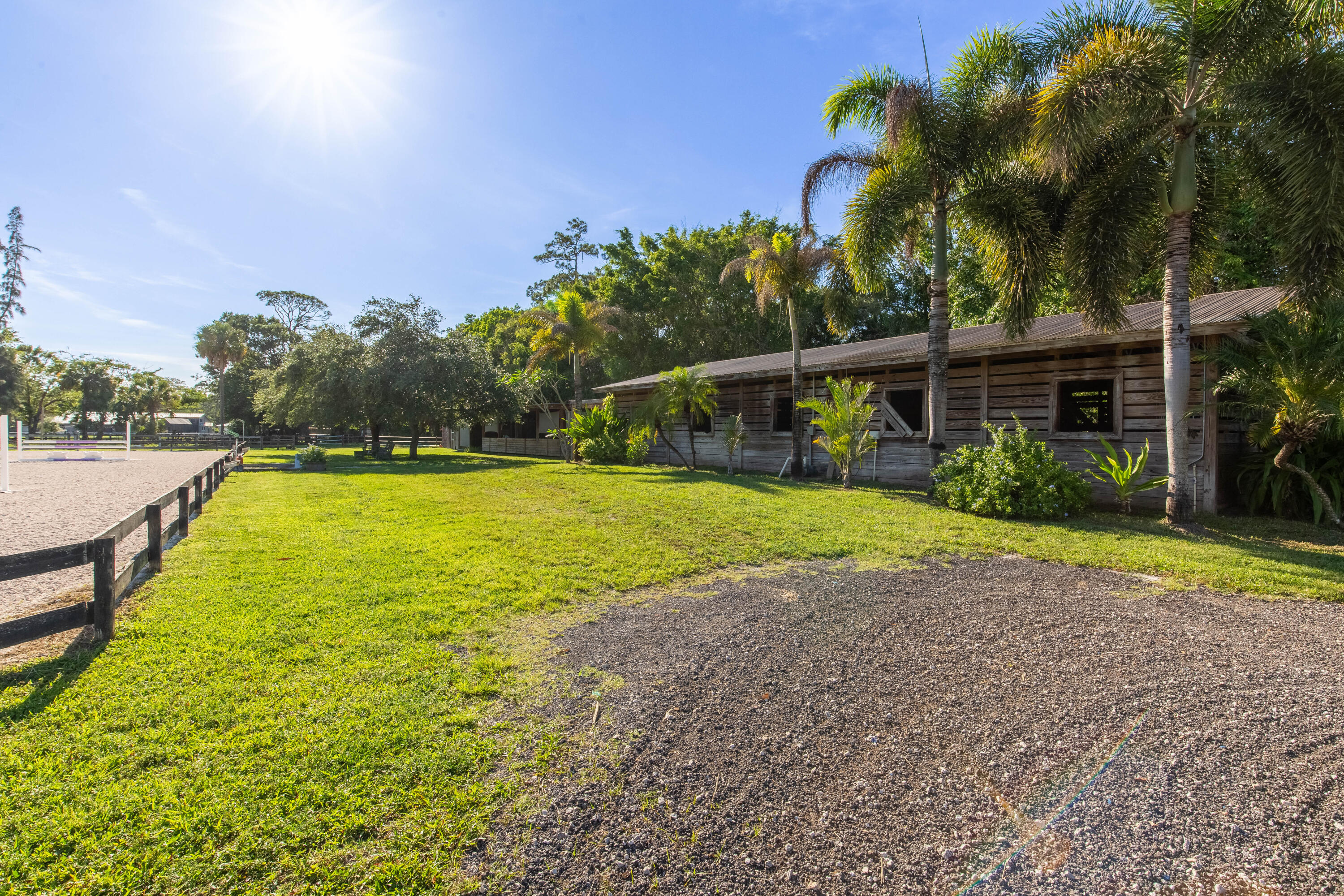 LOXAHATCHEE GROVES - Residential