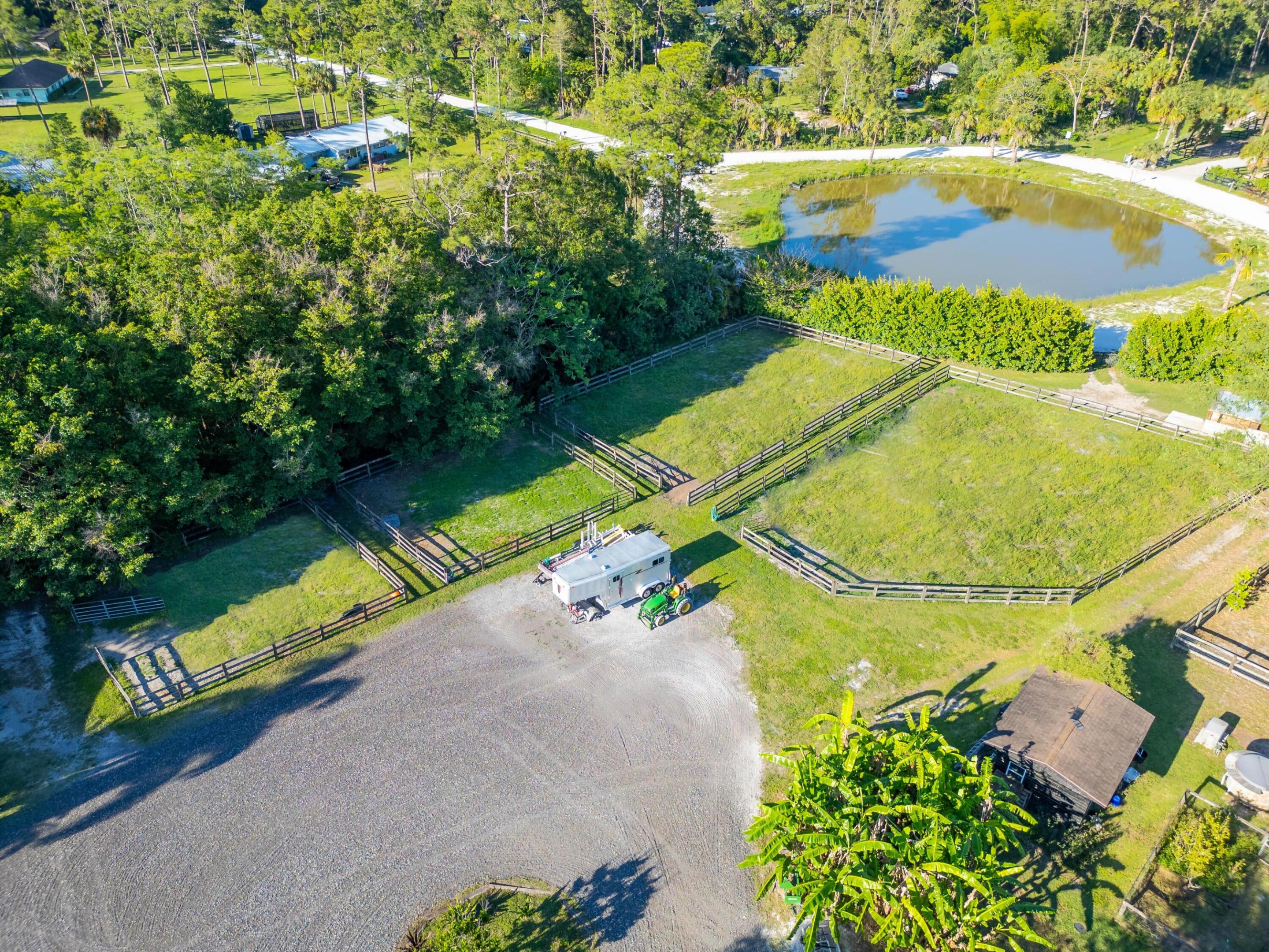 LOXAHATCHEE GROVES - Residential