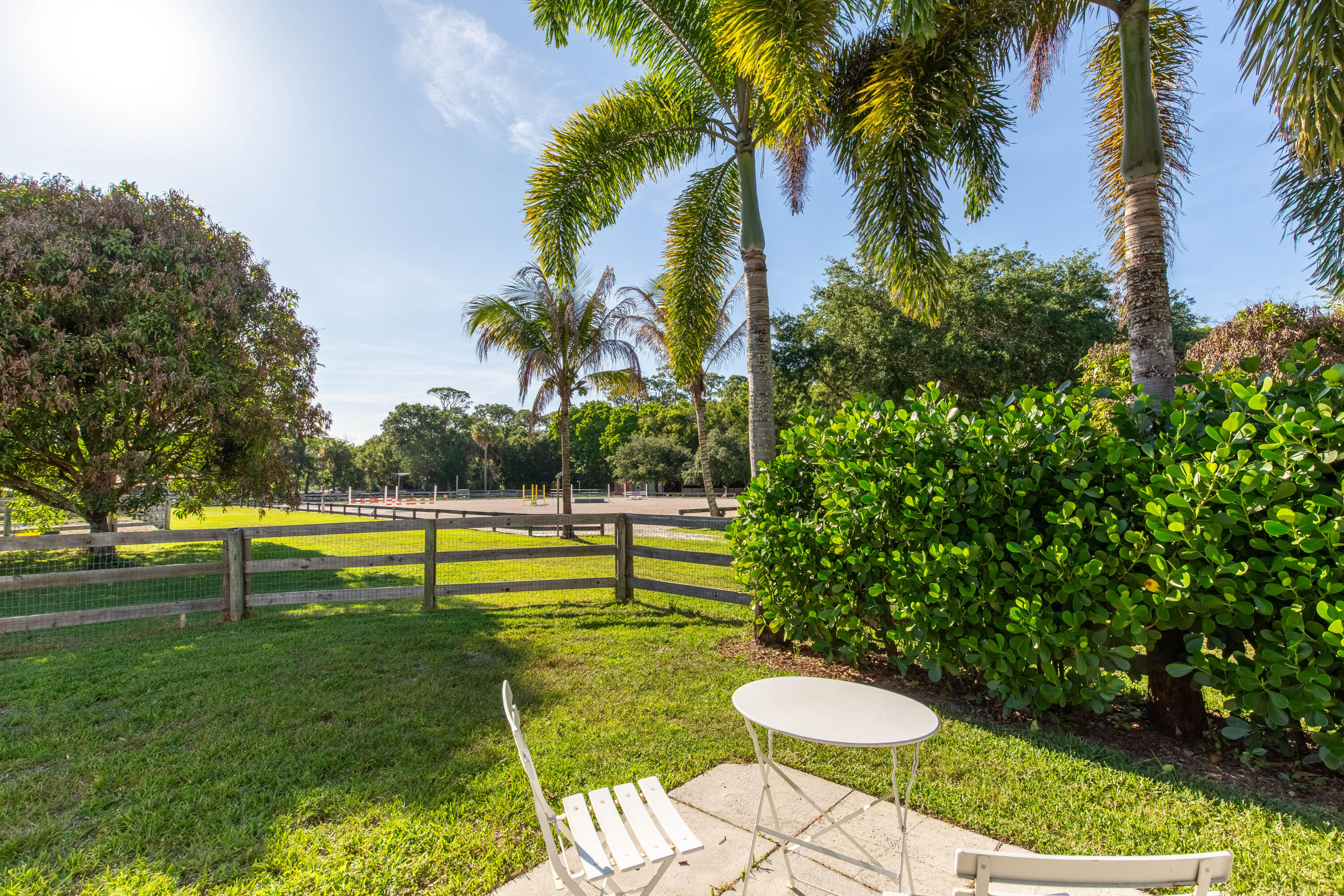 LOXAHATCHEE GROVES - Residential