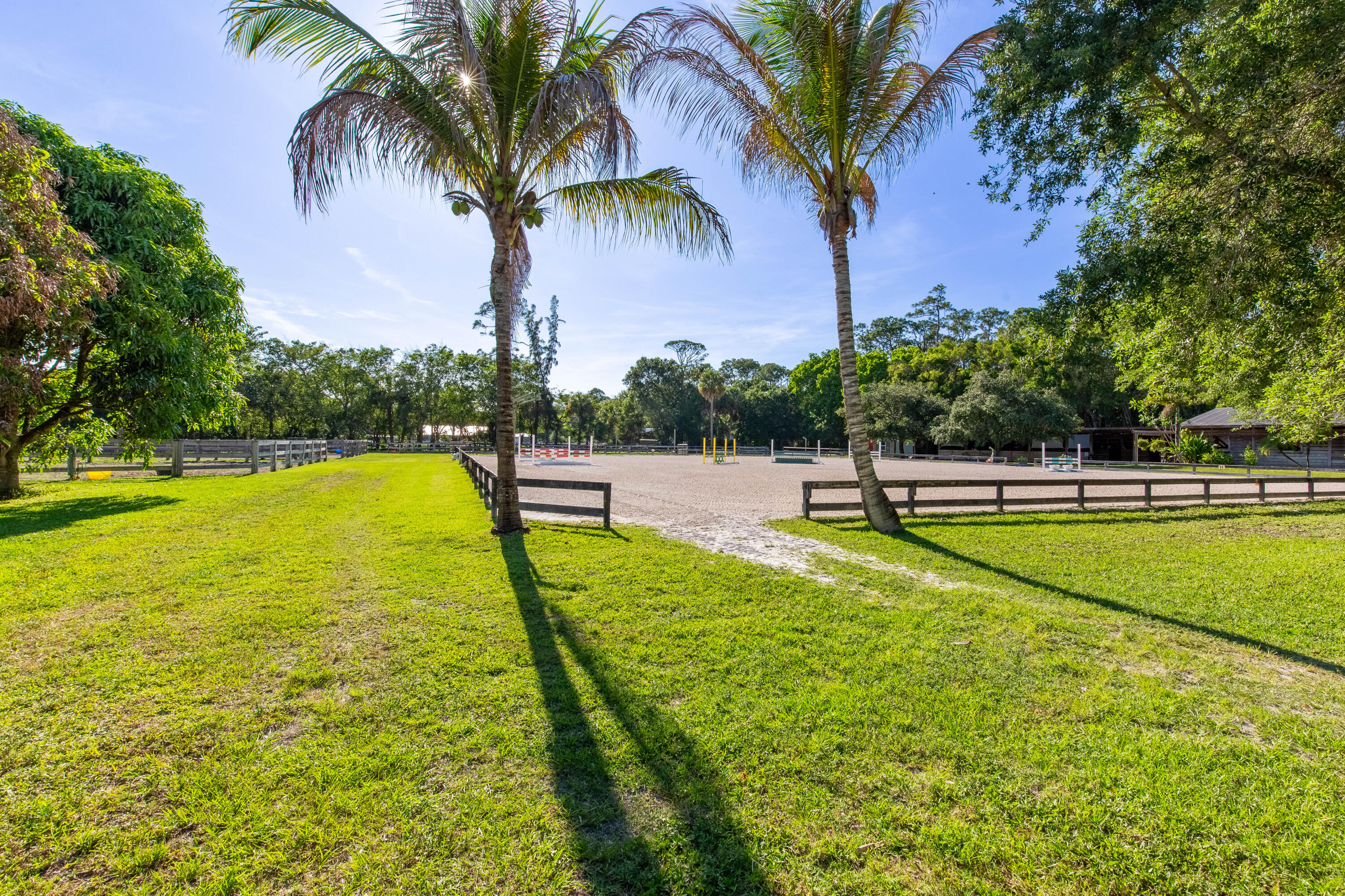 LOXAHATCHEE GROVES - Residential