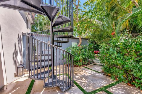 A home in Biscayne Park