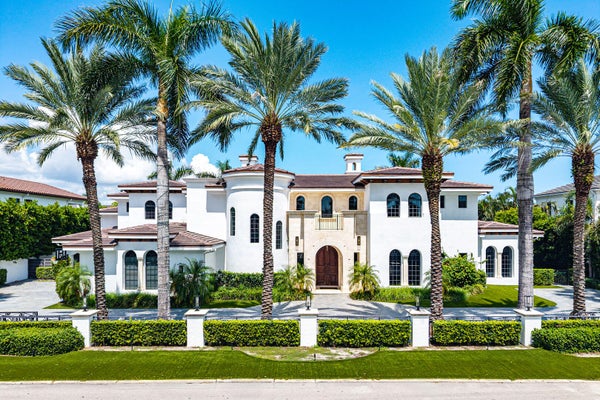 251 W COCONUT PALM RD, BOCA RATON, FL 33432 - Image daf548356d5e4f7e53a4fdf33f3d952e/4099236863