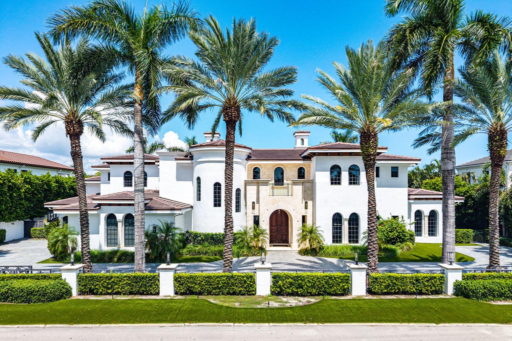 Photo of 251 W Coconut Palm Road, Boca Raton, FL 33432 (MLS # B26080428)
