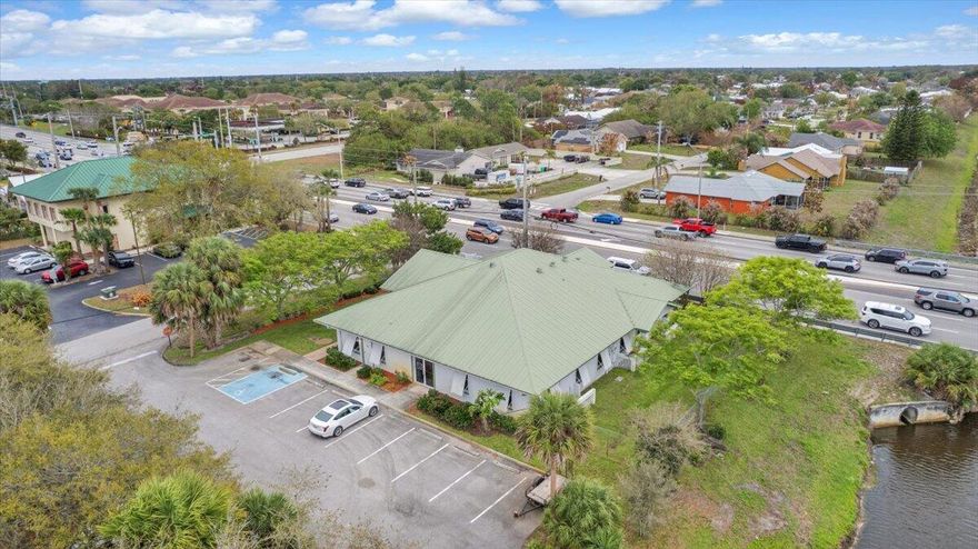 1,000 sqft of professional space located on one of the busiest corridors in Port St Lucie, Port St Lucie Blvd.  Outfitted with a private dedicated entrance, reception desk, waiting area, full private bathroom with shower, new central A/C system, 5 assigned parking spaces, and space for marketing on the monument sign on Port St Lucie Blvd.
