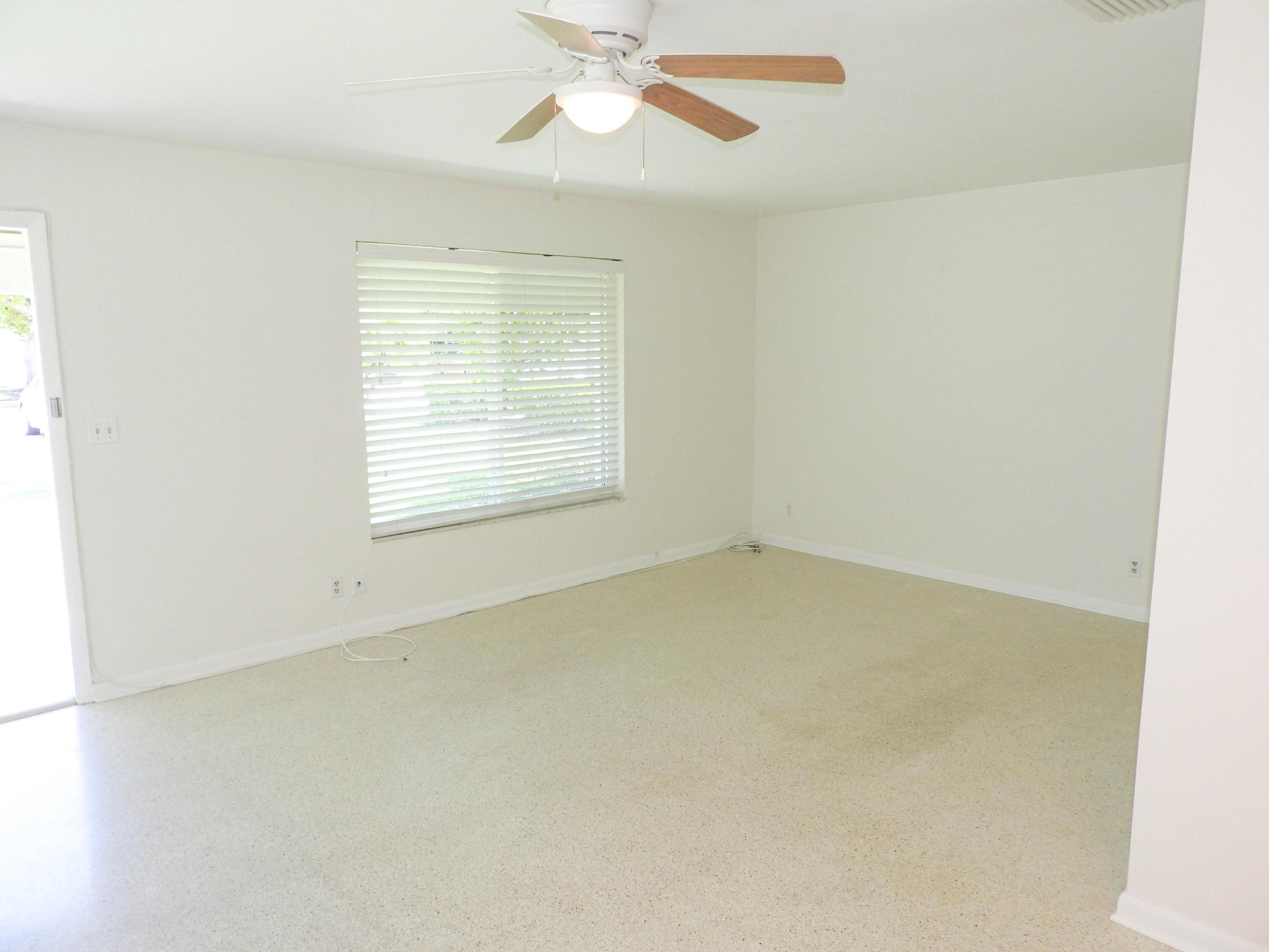 YACHT HARBOR - Residential Lease